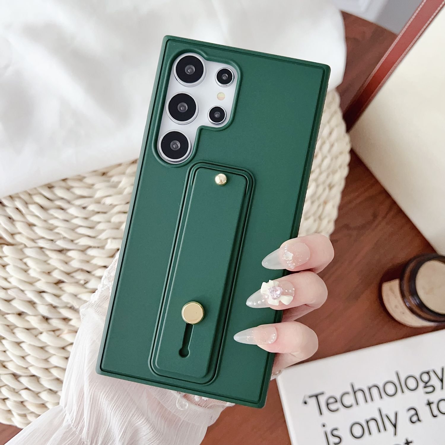 For Samsung S24 Ultra Soft Silicone Phone Case With Hand Strap Shockproof Phone Case For Samsung S24 S23 S22