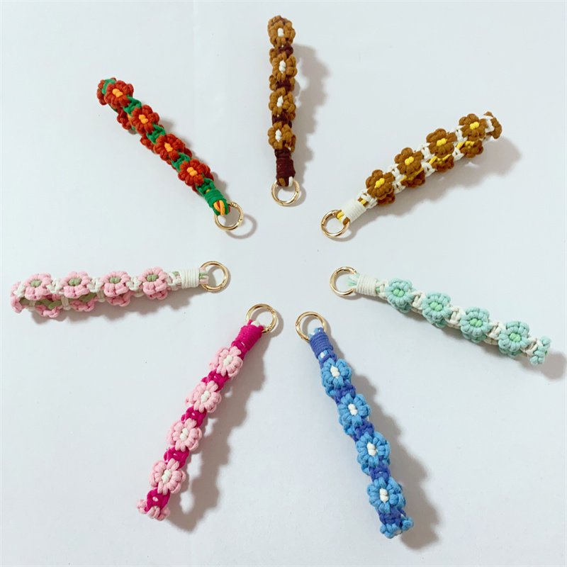 Handmade macrame daisy keychain for car key flower phone wrist strap for mobile phone