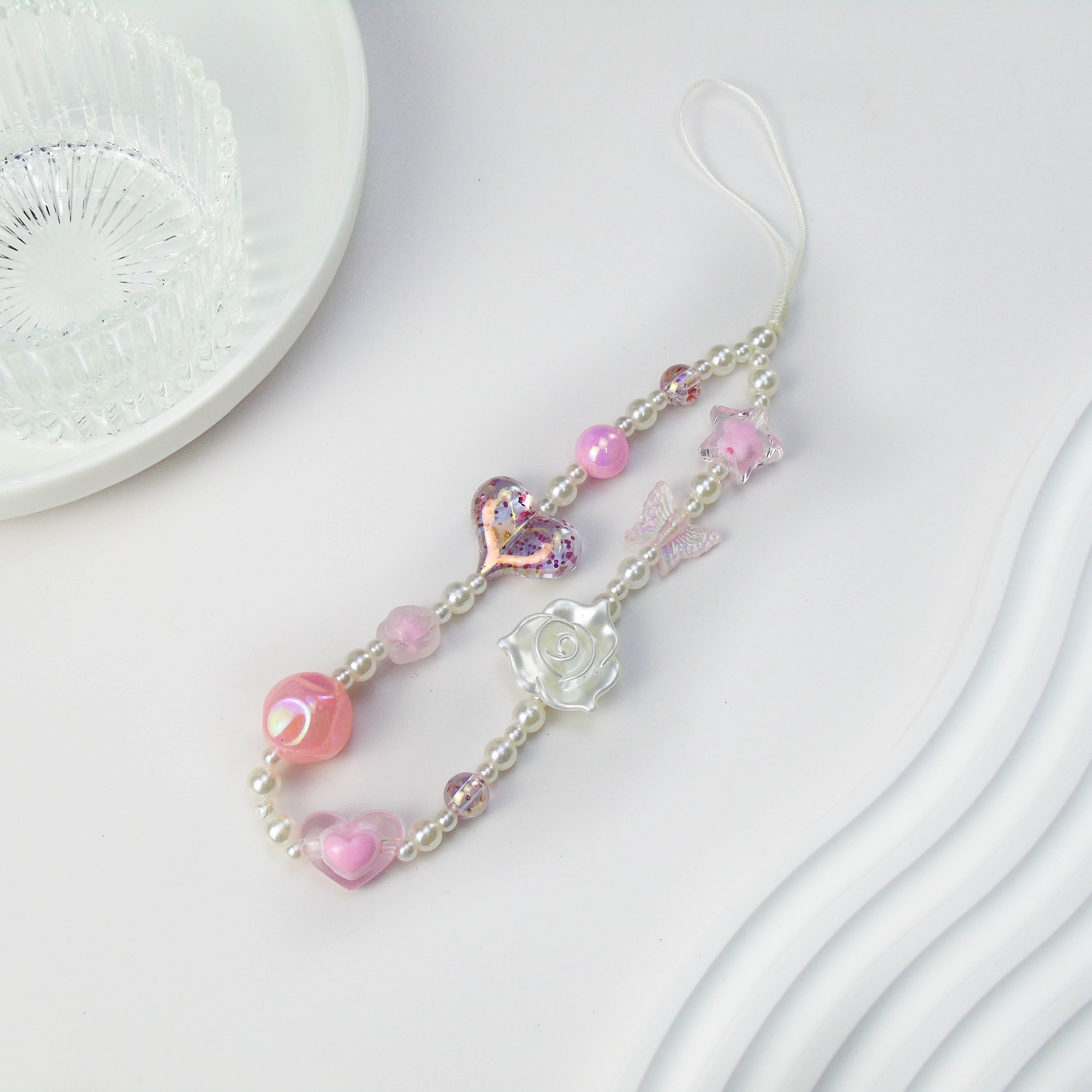 Fashion Multi-Color Phone Chain with Acrylic Beaded Romantic Bouquet and Heart Design Anti-Loss Bag Charm for All Phone Models