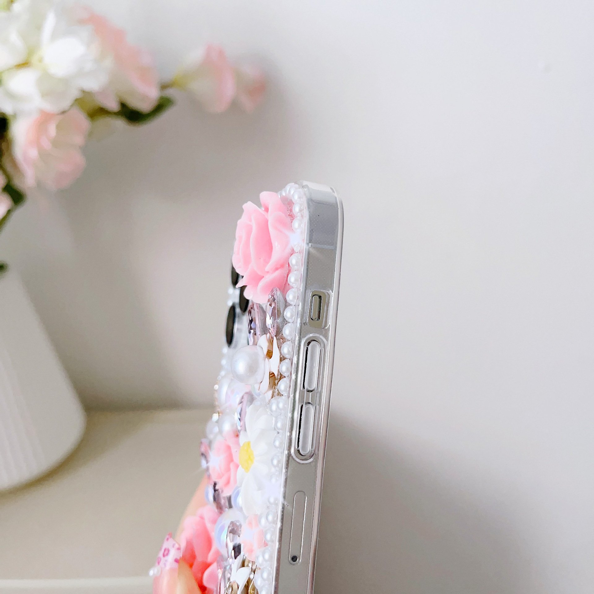 Luxury Women Girls Bling Glitter Diamond Rhinestone Pearl Flower Phone Case For iphone 15 pro max Cover With Beads Bracelet