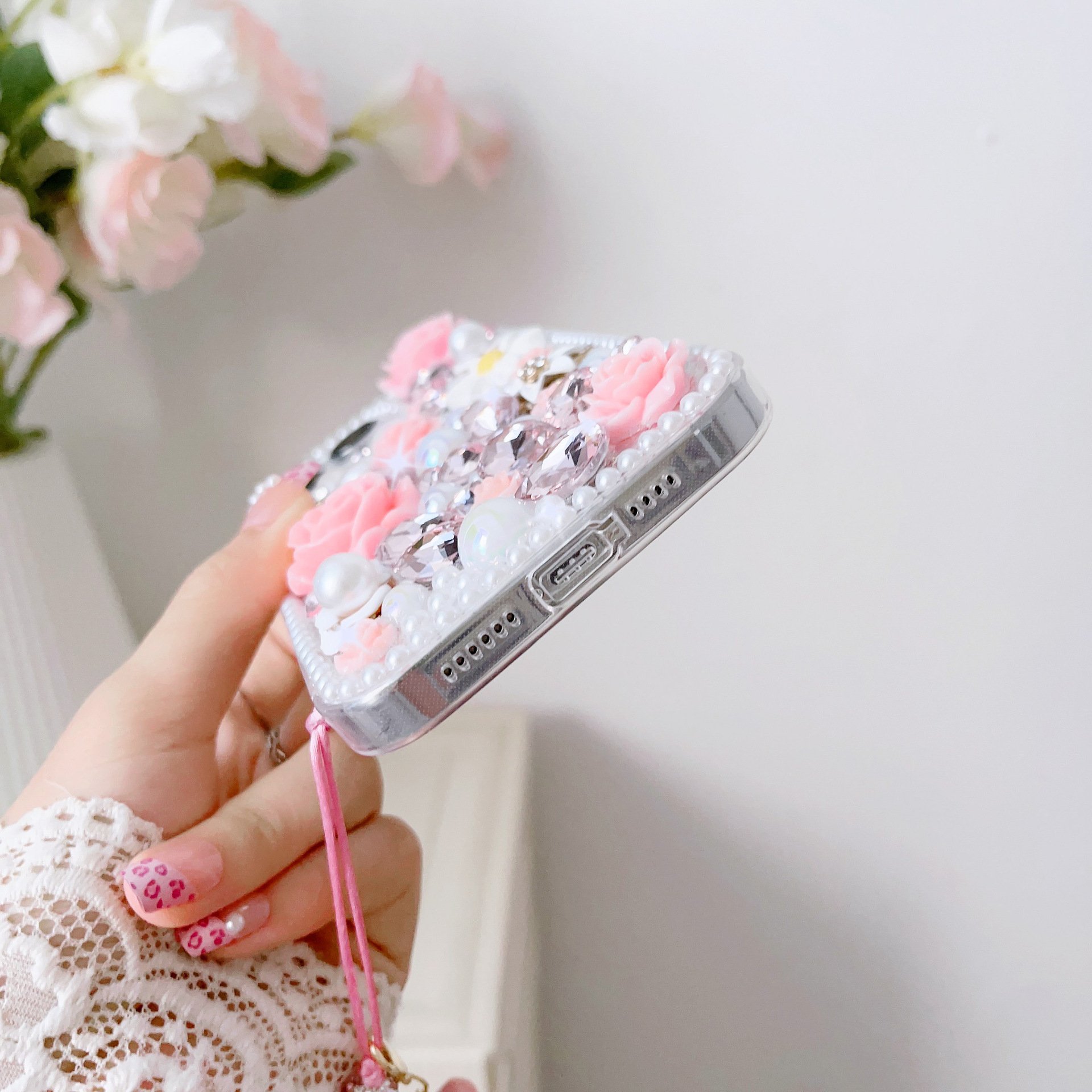 Luxury Women Girls Bling Glitter Diamond Rhinestone Pearl Flower Phone Case For iphone 15 pro max Cover With Beads Bracelet