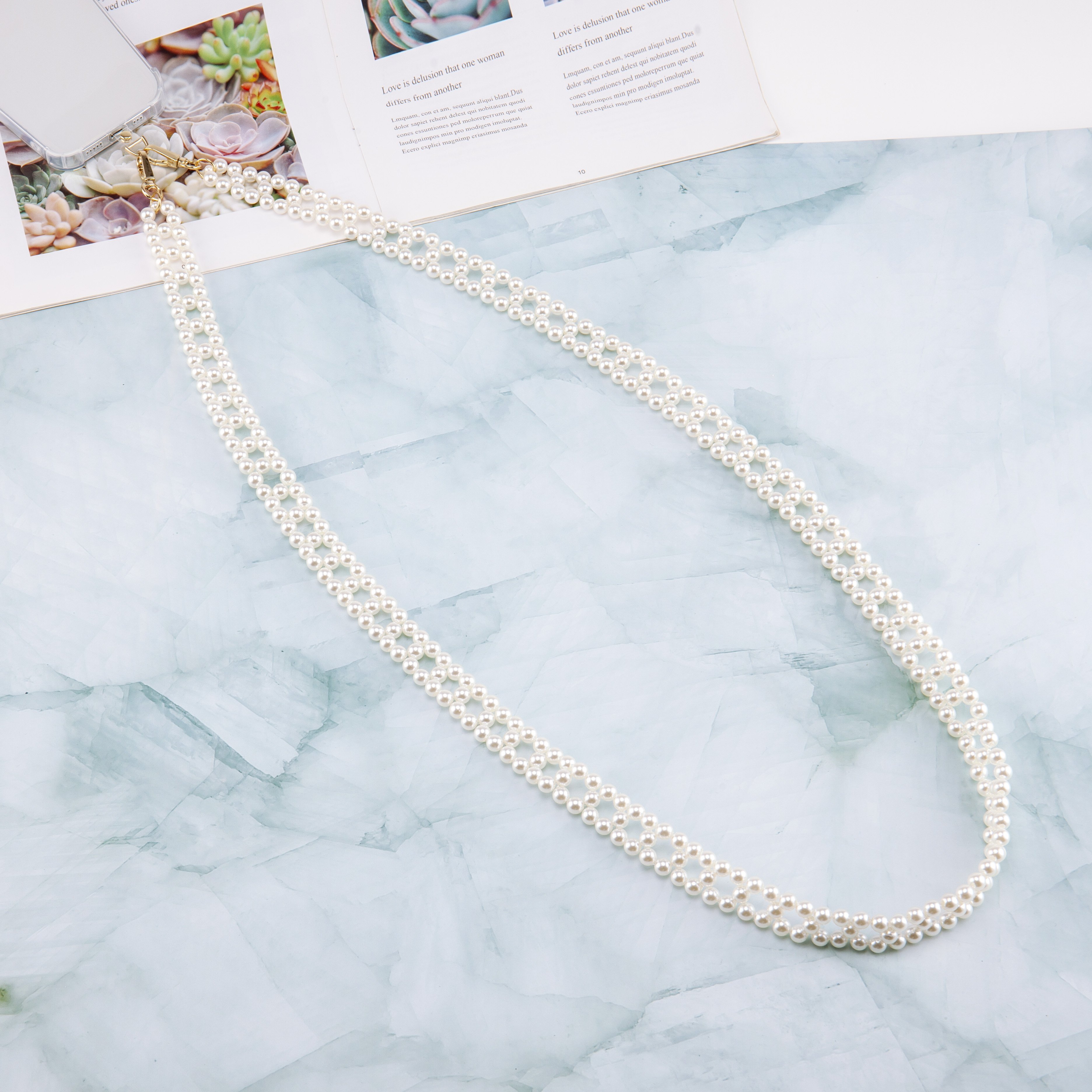 Customizable and Adjustable Chain and Plastic Mobile Phone Lanyard Fashionable Pearl Strap for Crossbody Carrying