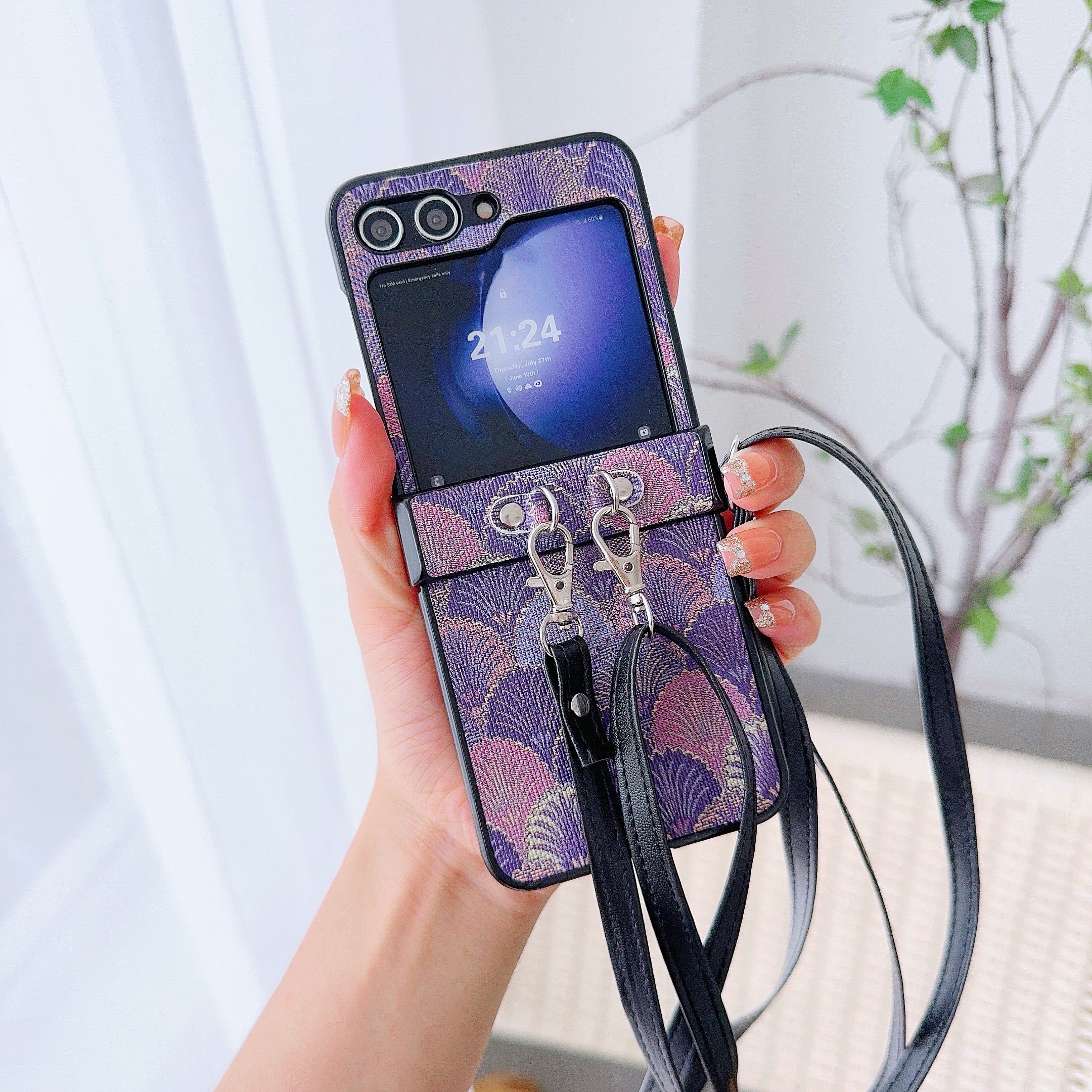 2024 Fashion Foliage Pattern Mobile Phone Cases with Bracelet for Samsung Galaxy Z FLIP 6 5 4 3 Vivo XFlip