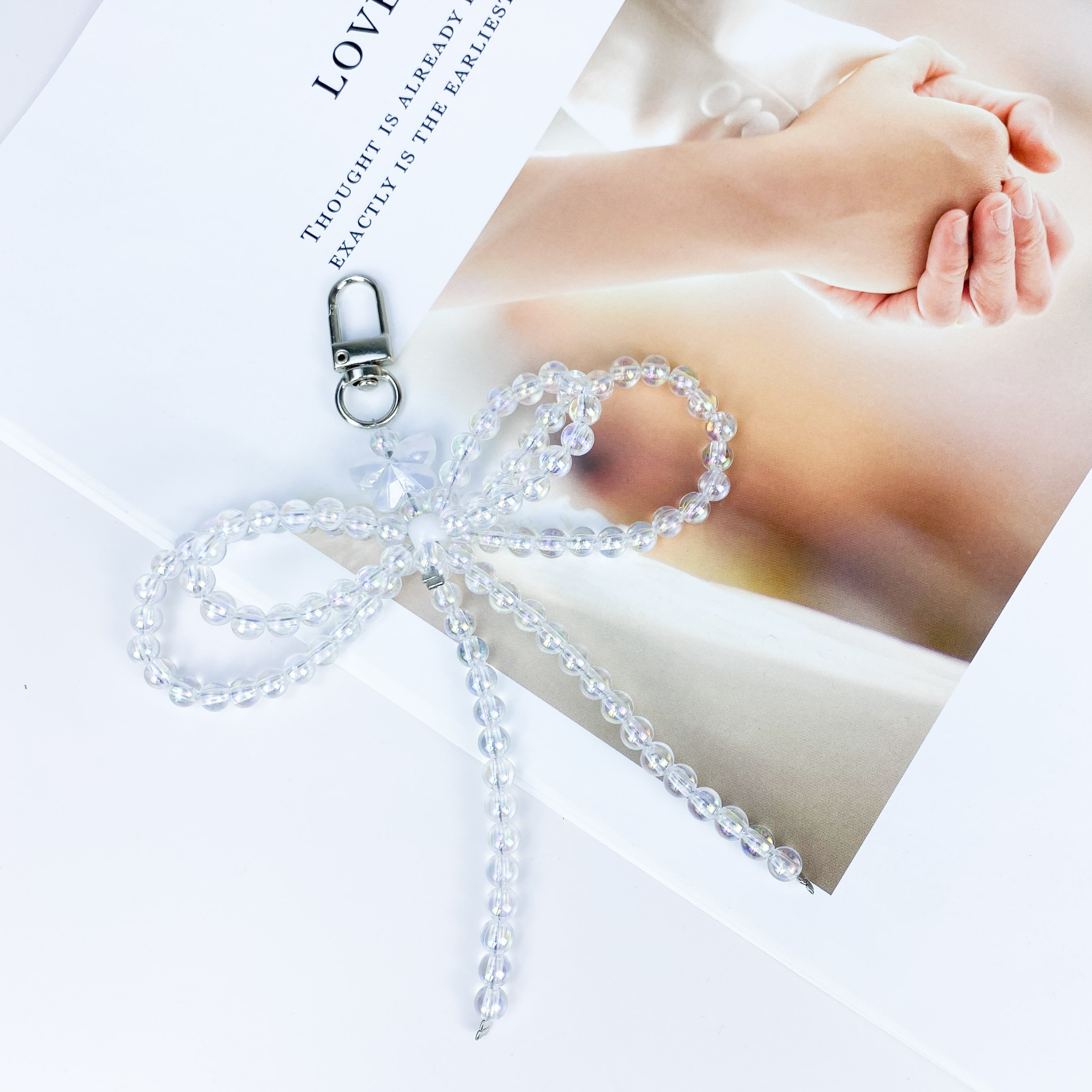 Hot Selling Fashion Creative Bowknot Acrylic Phone Chain, Handheld Anti-Drop Mobile Lanyard, Suitable for All Phones