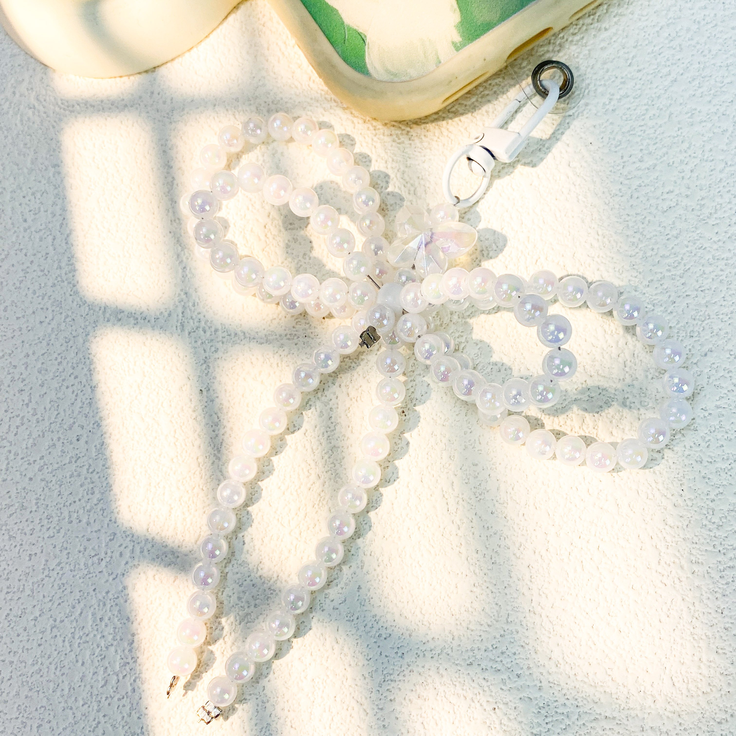 Hot Selling Fashion Creative Bowknot Acrylic Phone Chain, Handheld Anti-Drop Mobile Lanyard, Suitable for All Phones
