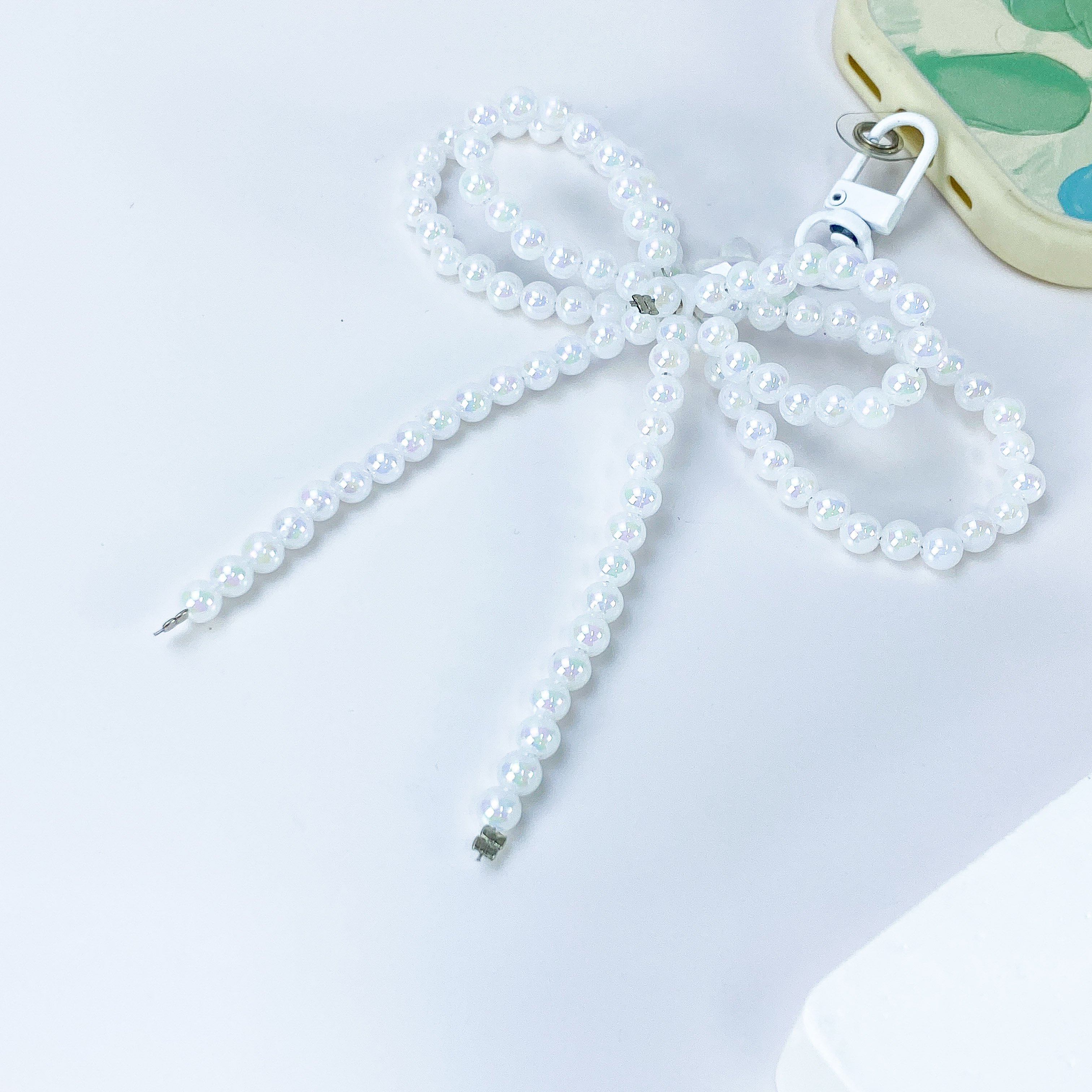 Hot Selling Fashion Creative Bowknot Acrylic Phone Chain, Handheld Anti-Drop Mobile Lanyard, Suitable for All Phones