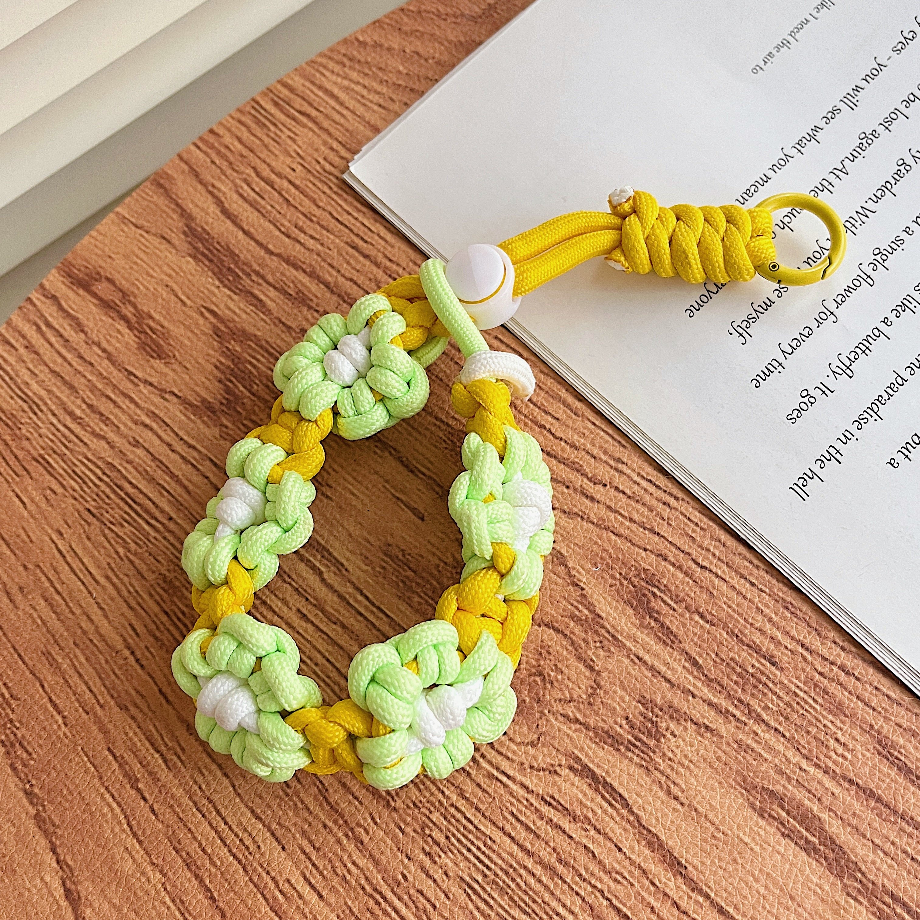 Women's Fashionable and Versatile Short Wrist Strap Lanyard Durable and Sturdy Made of Polyester for Mobile Phones