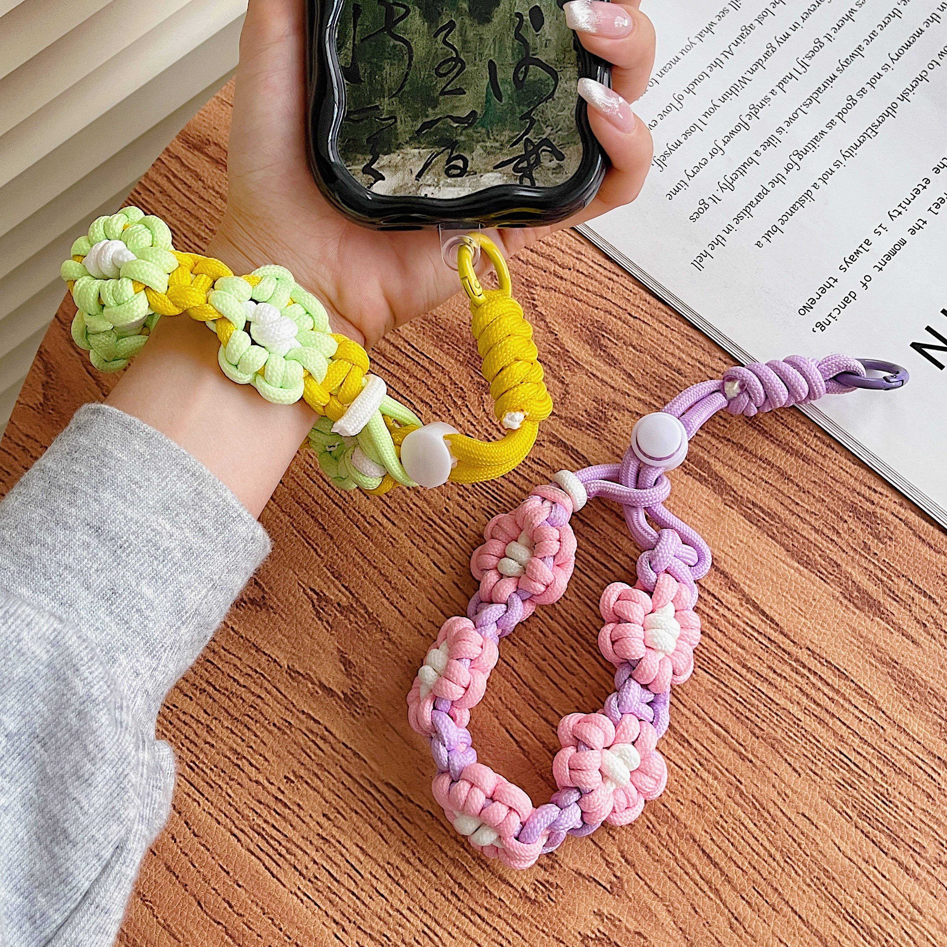 Women's Fashionable and Versatile Short Wrist Strap Lanyard Durable and Sturdy Made of Polyester for Mobile Phones