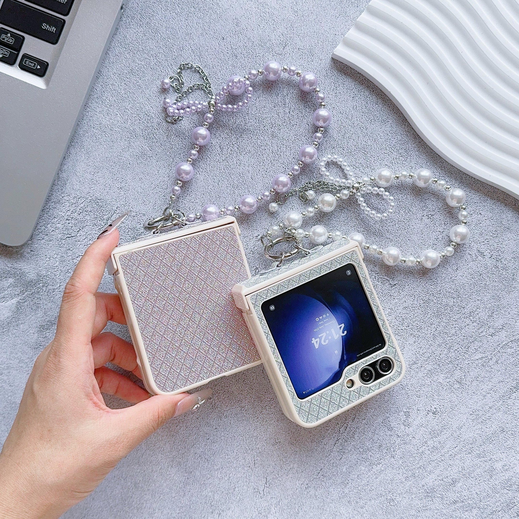 Glittering Geometric Patterns Butterfly Tie Mobile Phone Cases With Pearl Hand Strap for Samsung Galaxy ZFLIP 6 5 4 3 Vivo XFLIP