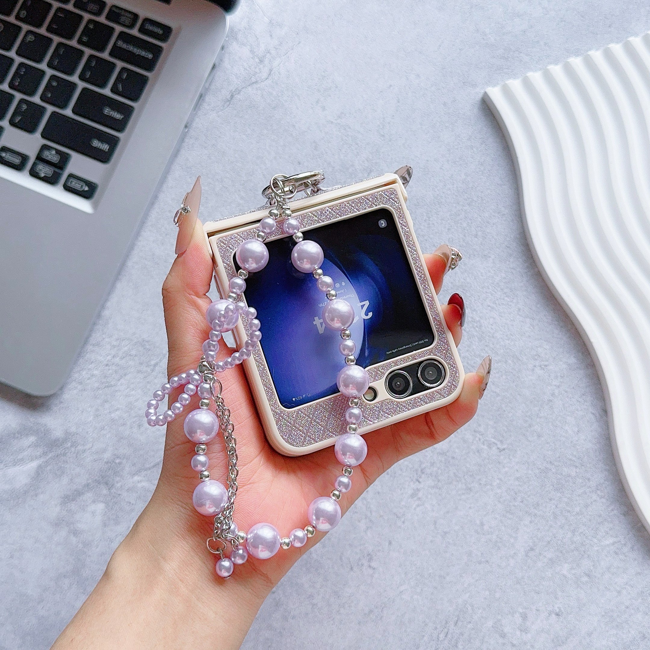 Glittering Geometric Patterns Butterfly Tie Mobile Phone Cases With Pearl Hand Strap for Samsung Galaxy ZFLIP 6 5 4 3 Vivo XFLIP