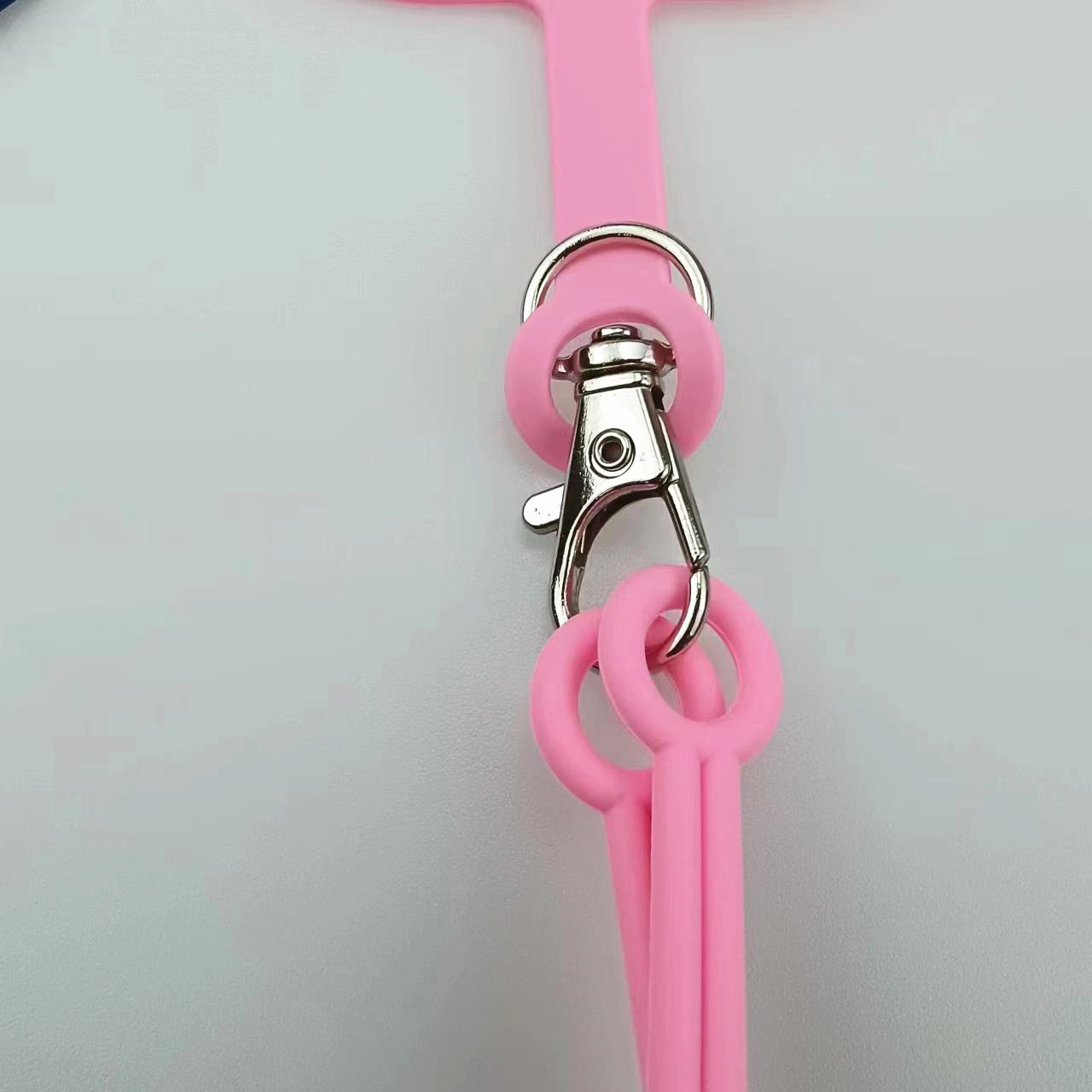 Universal Hanging on Neck Cell Phone Holder Neck Cord Lanyard Strap for Mobile Phone Cell Phone Neck Lanyard Pouch