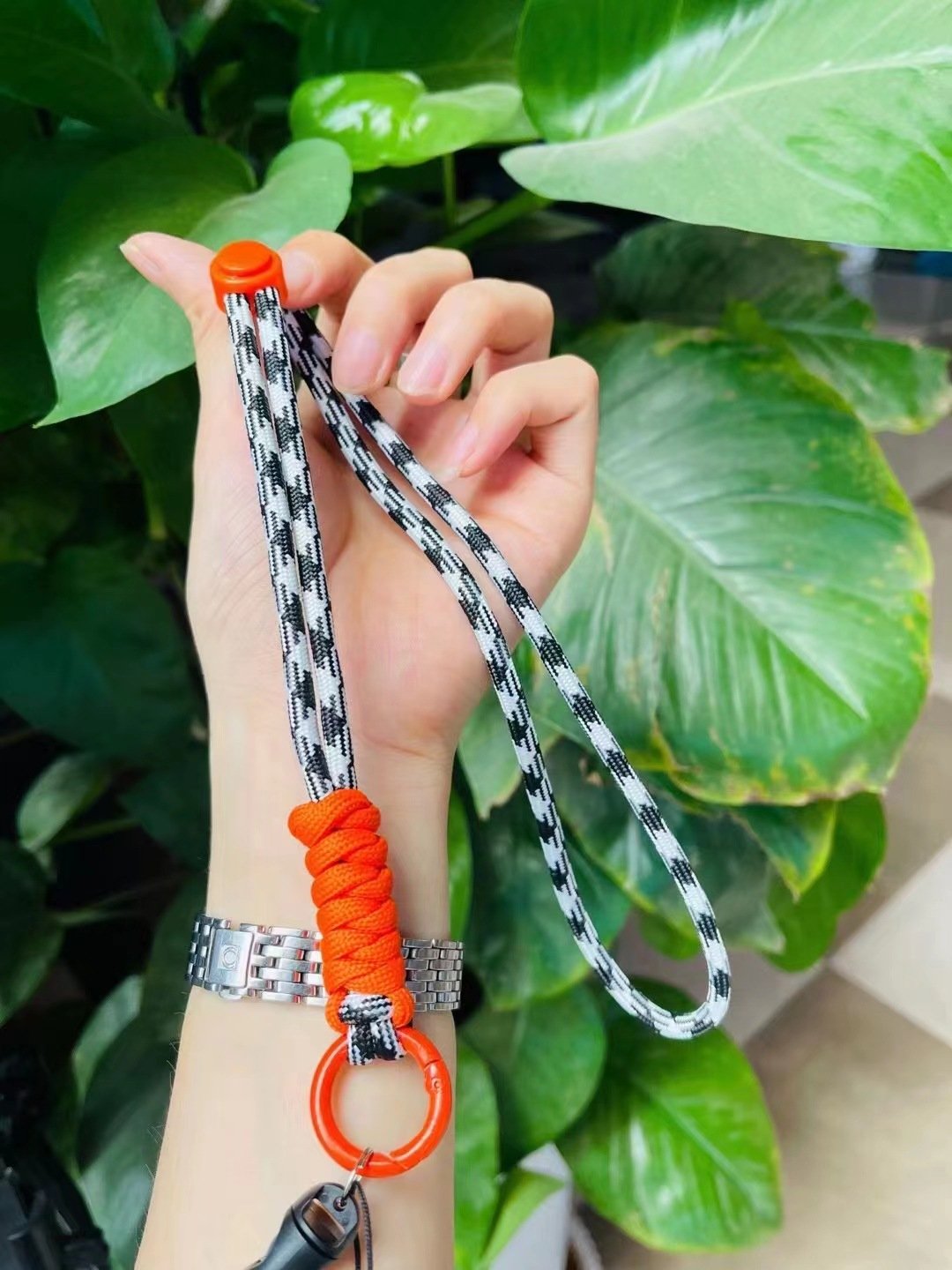 New mobile phone with adjustable neck strap anti loss wrist strap key chain hand woven rope two-color hand rope