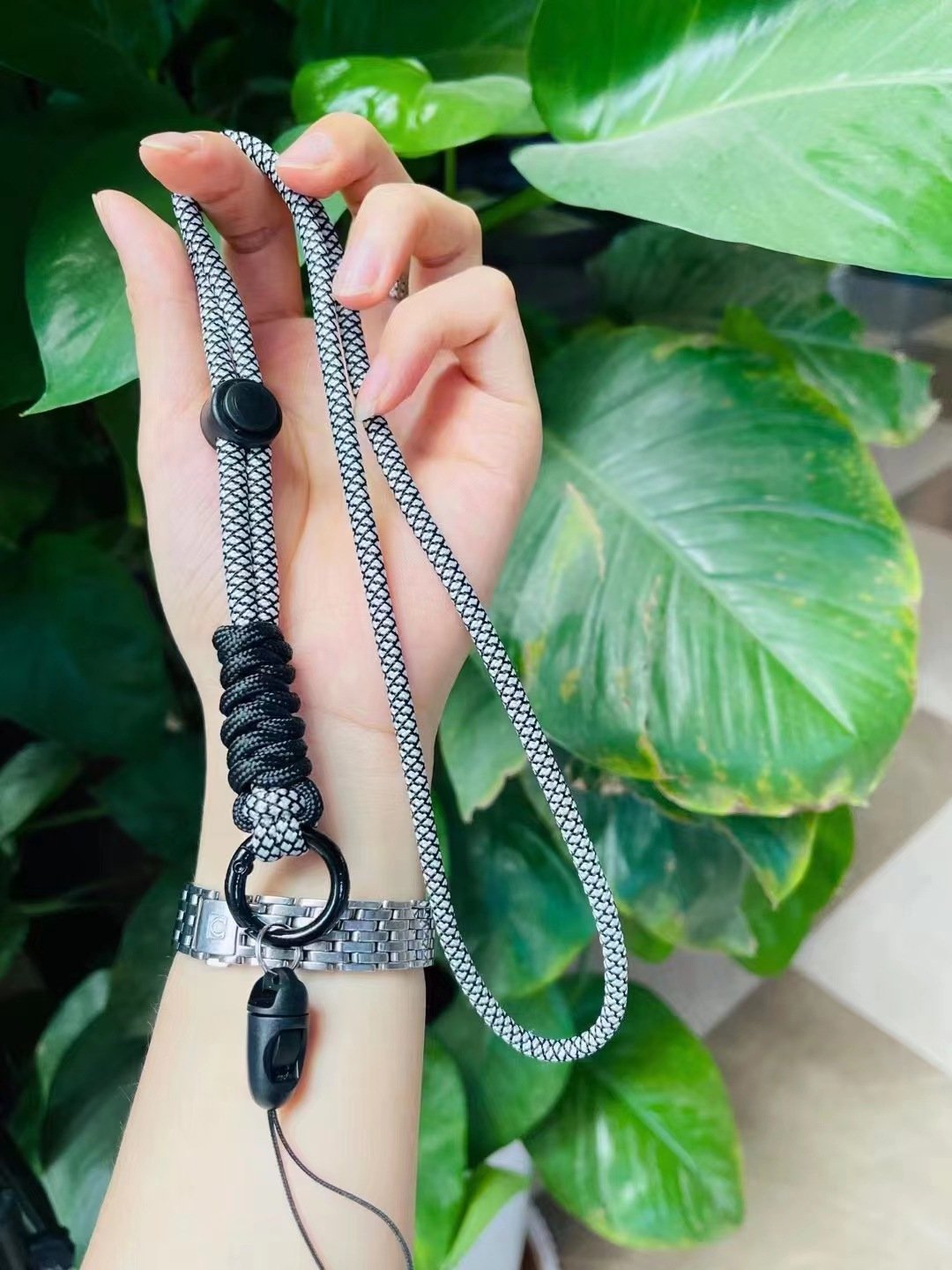 New mobile phone with adjustable neck strap anti loss wrist strap key chain hand woven rope two-color hand rope