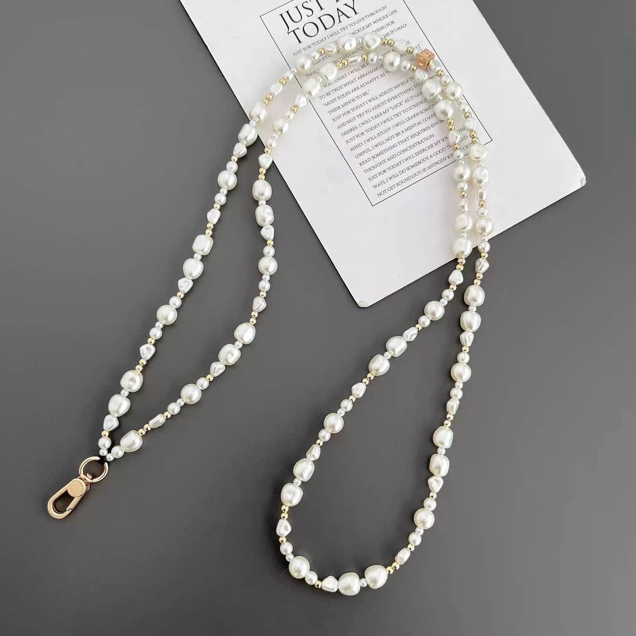 Silver and white beaded mobile phone strap crossbody shoulder strap chain versatile pendant mobile phone chain pearl lanyard