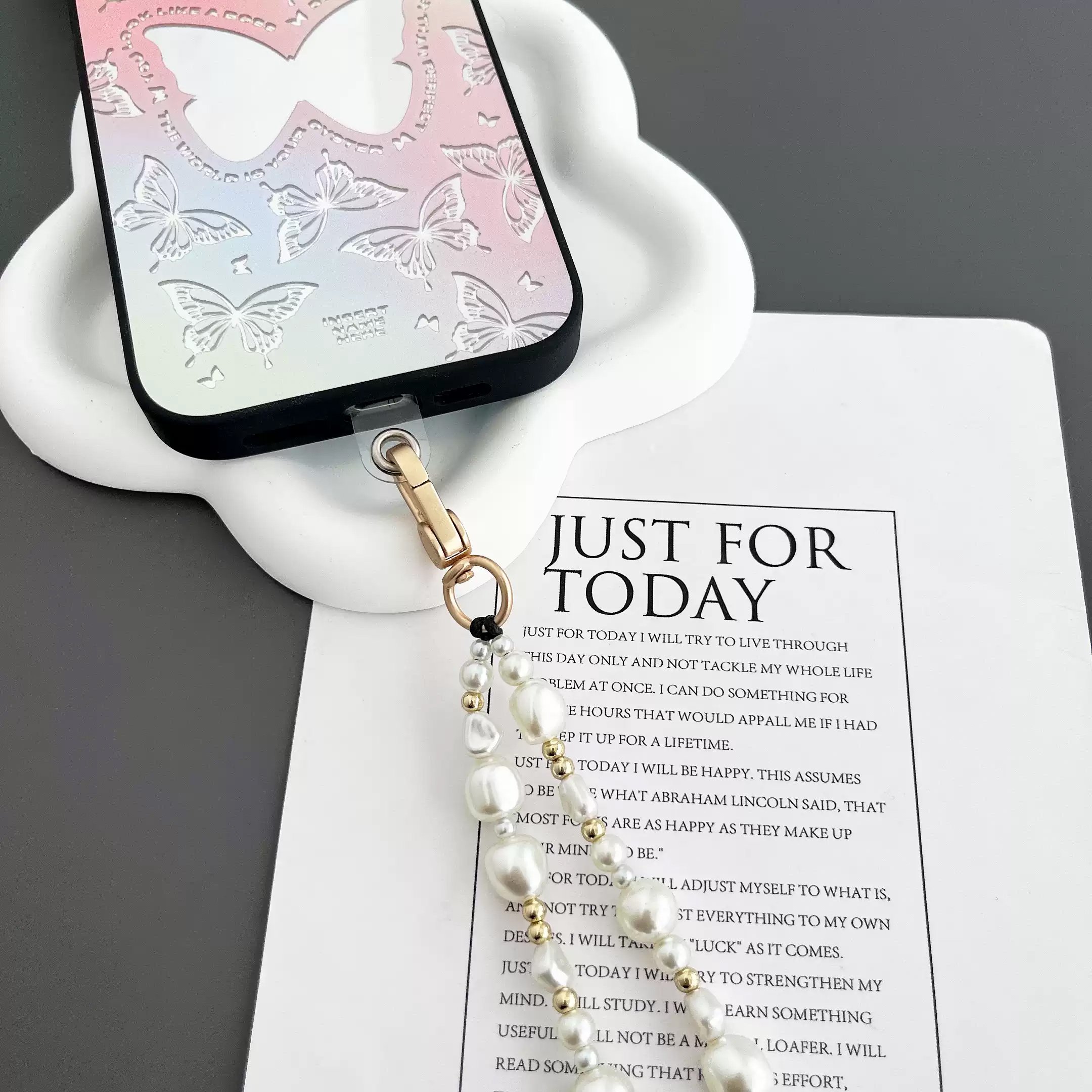Silver and white beaded mobile phone strap crossbody shoulder strap chain versatile pendant mobile phone chain pearl lanyard