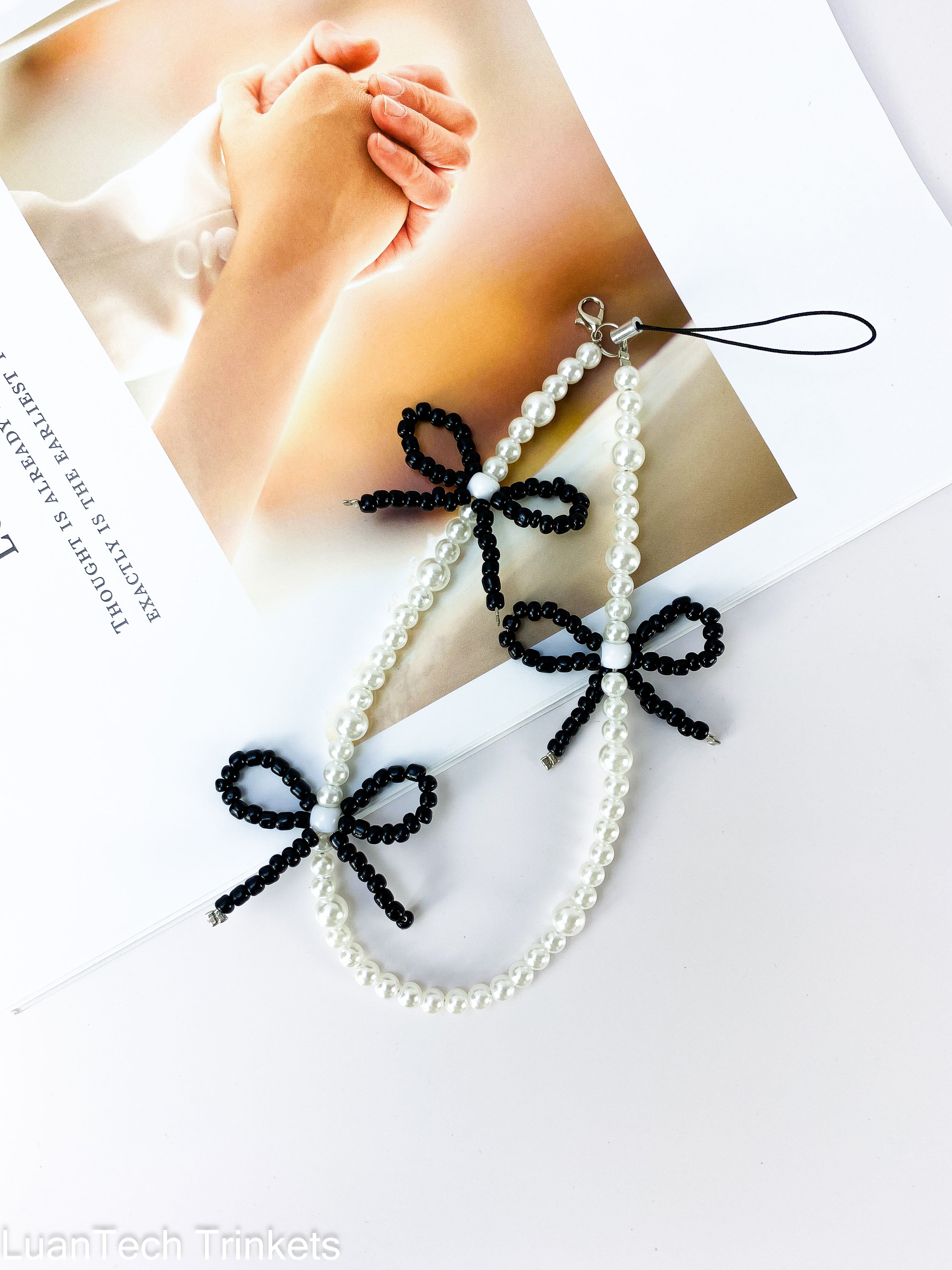 Acrylic Alloy Beaded Butterfly Mobile Pendant Eye Catching Bowknot Keychain Colorful Phone Dangler Ornament for Women