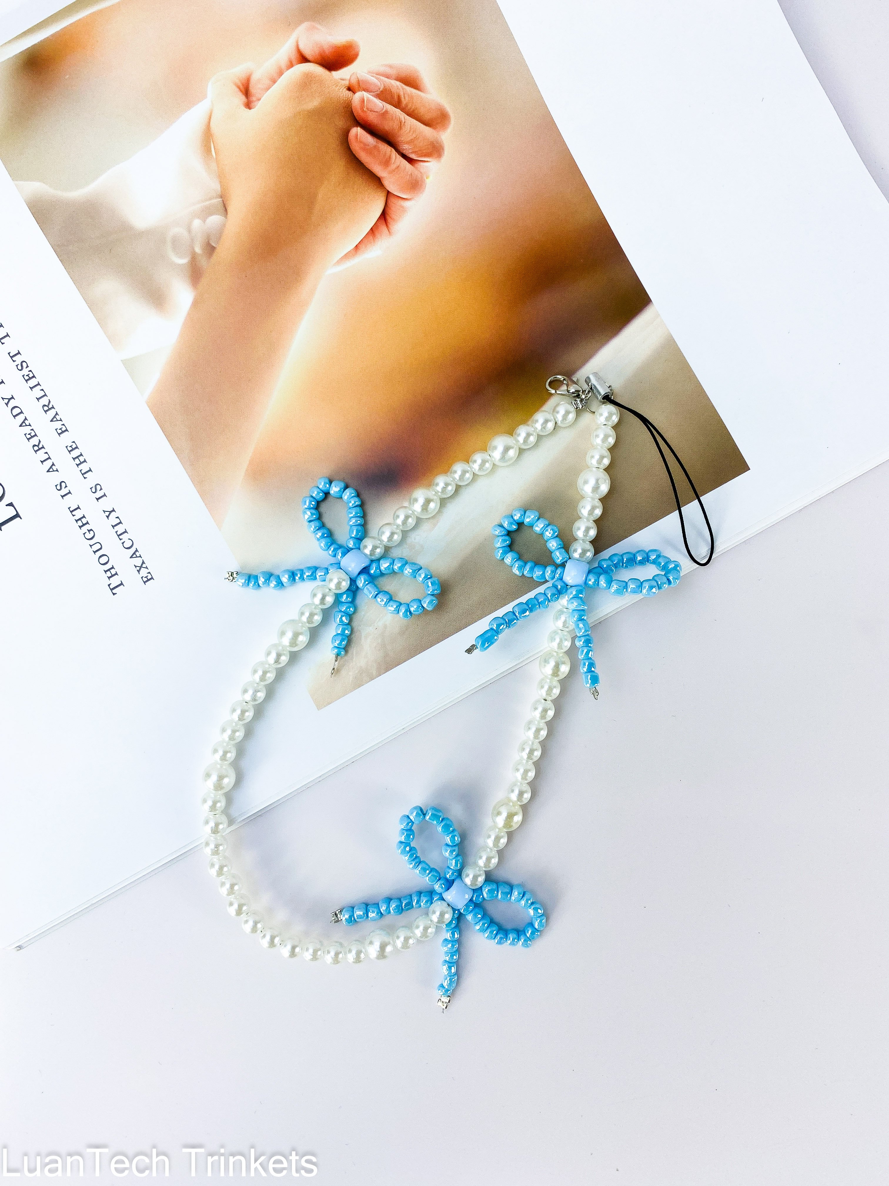 Acrylic Alloy Beaded Butterfly Mobile Pendant Eye Catching Bowknot Keychain Colorful Phone Dangler Ornament for Women