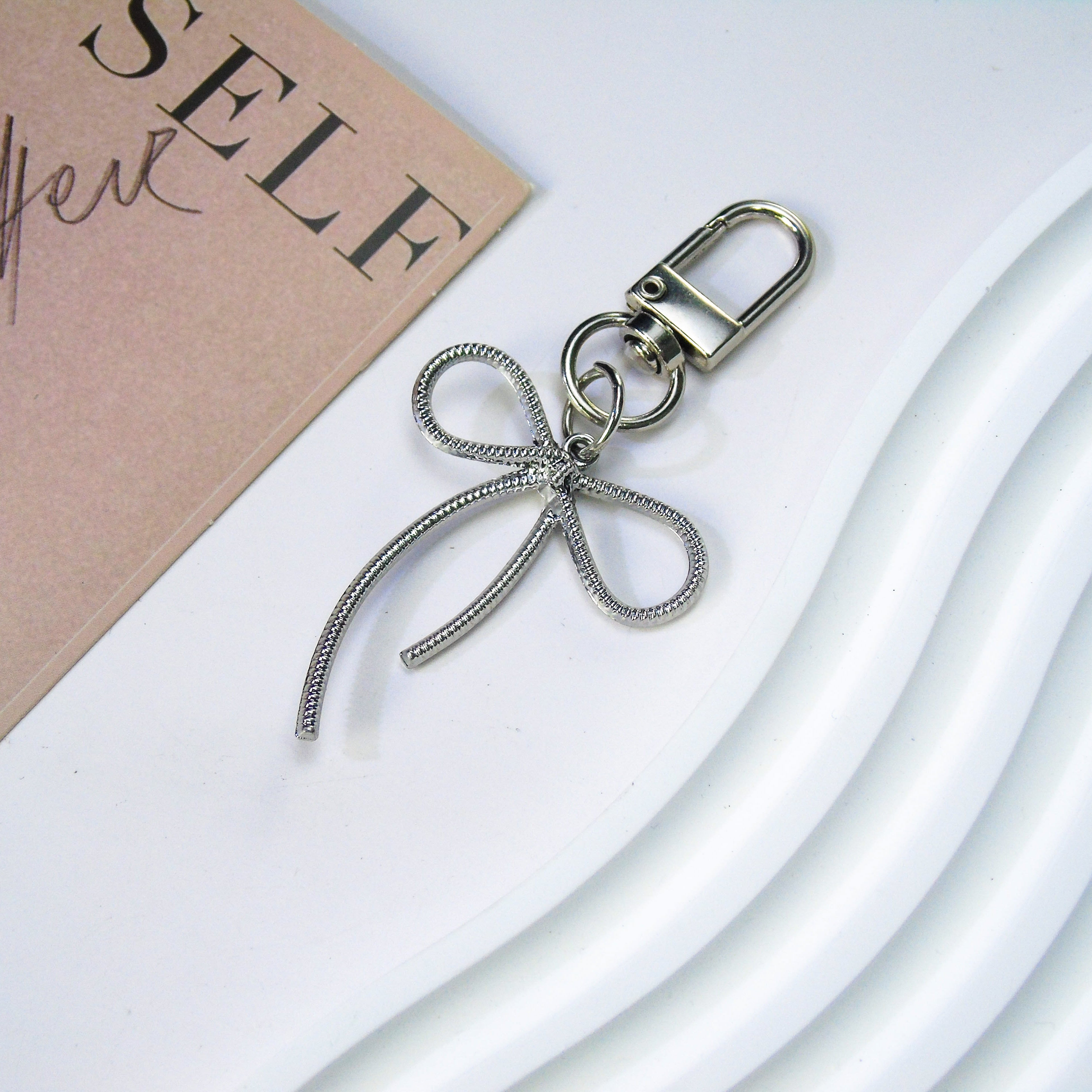 2024 Fashion Bowknot Keychain Ribbon Bowknot Phone Case Charm Dainty Bow Bag Key Pendant Accessories For Women Girl