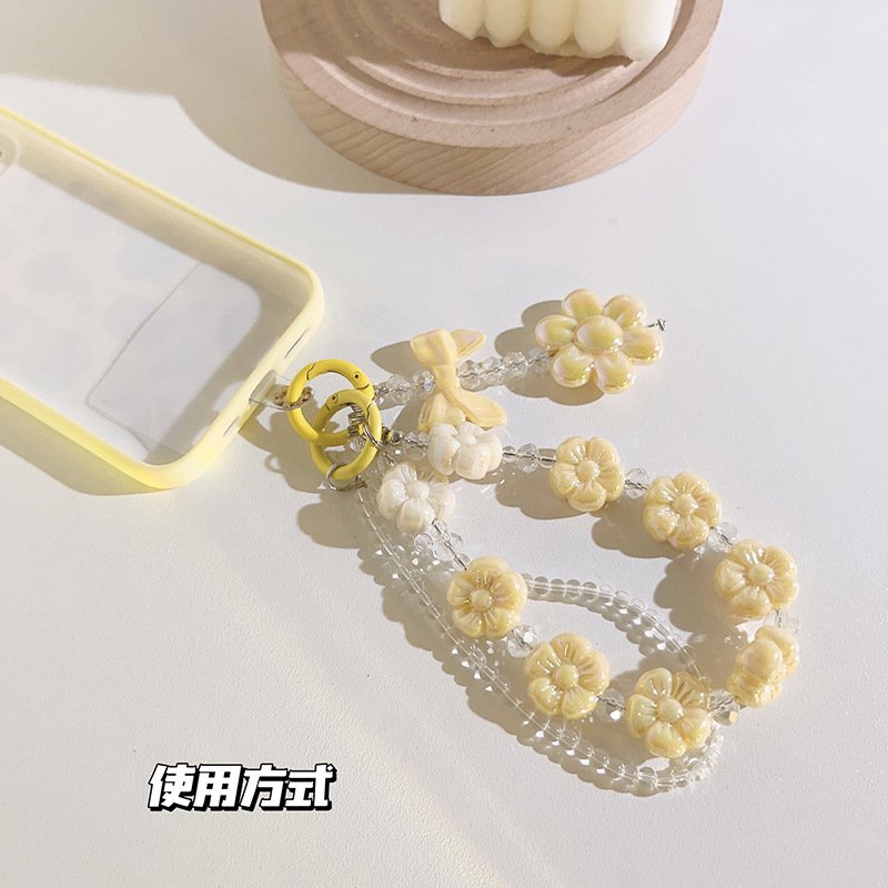 2024 Fashion Keychain Flower Hand chain Short hand rope Pendant Universal phone case headphone cover chain phone lanyard