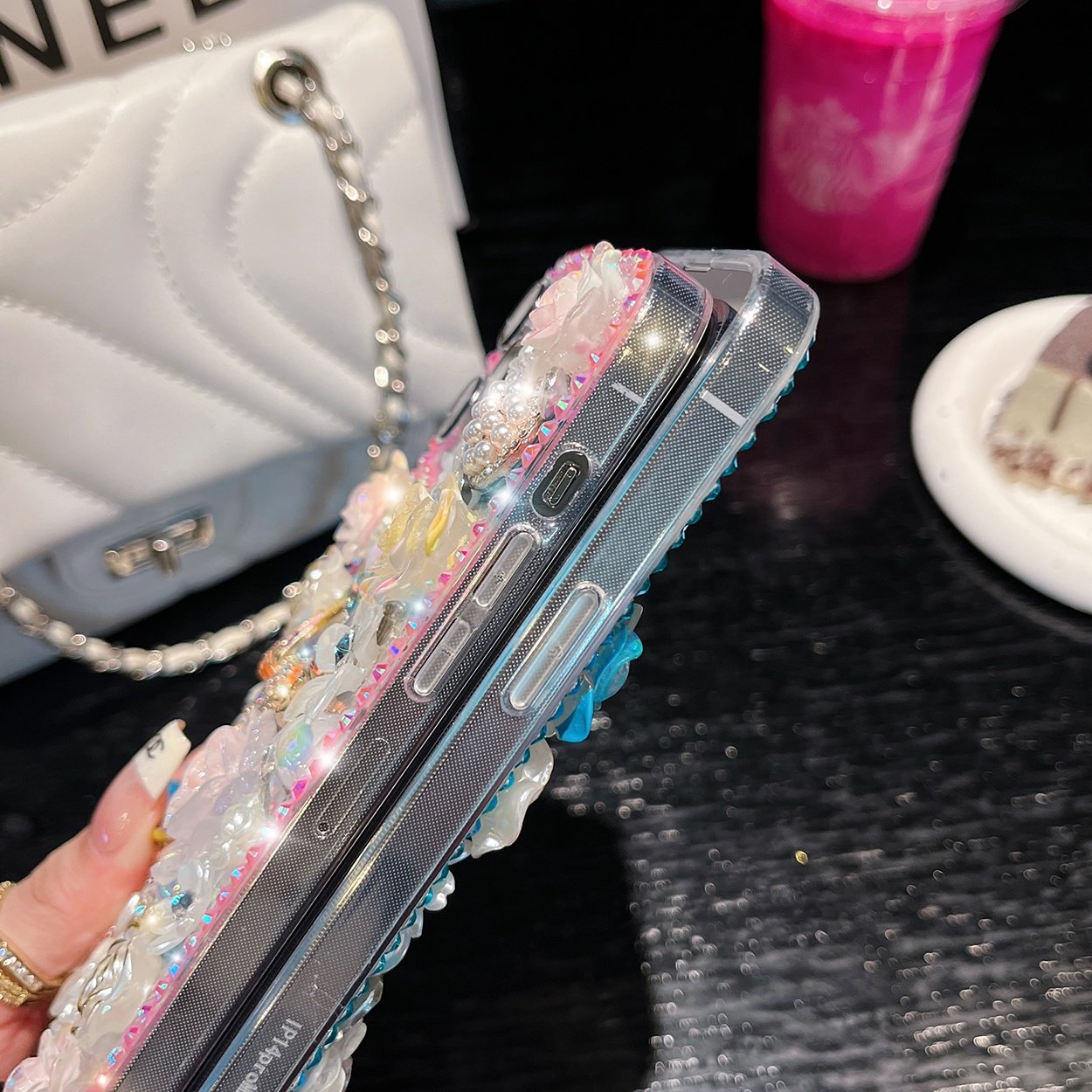Handmade Luxury Rhinestone Mobile Phone Cases for iPhone16 15 14 13 12 11 pro max Xr With Beaded Phone Charms Straps