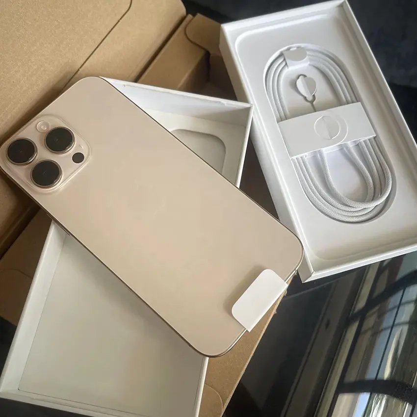 Have Logo Clone 16 pro max 6.9 inch screen 4G 5G smartphone 8GB+512GB unlocked i cell phone 16 pro max Cheap Version Dual Sim
