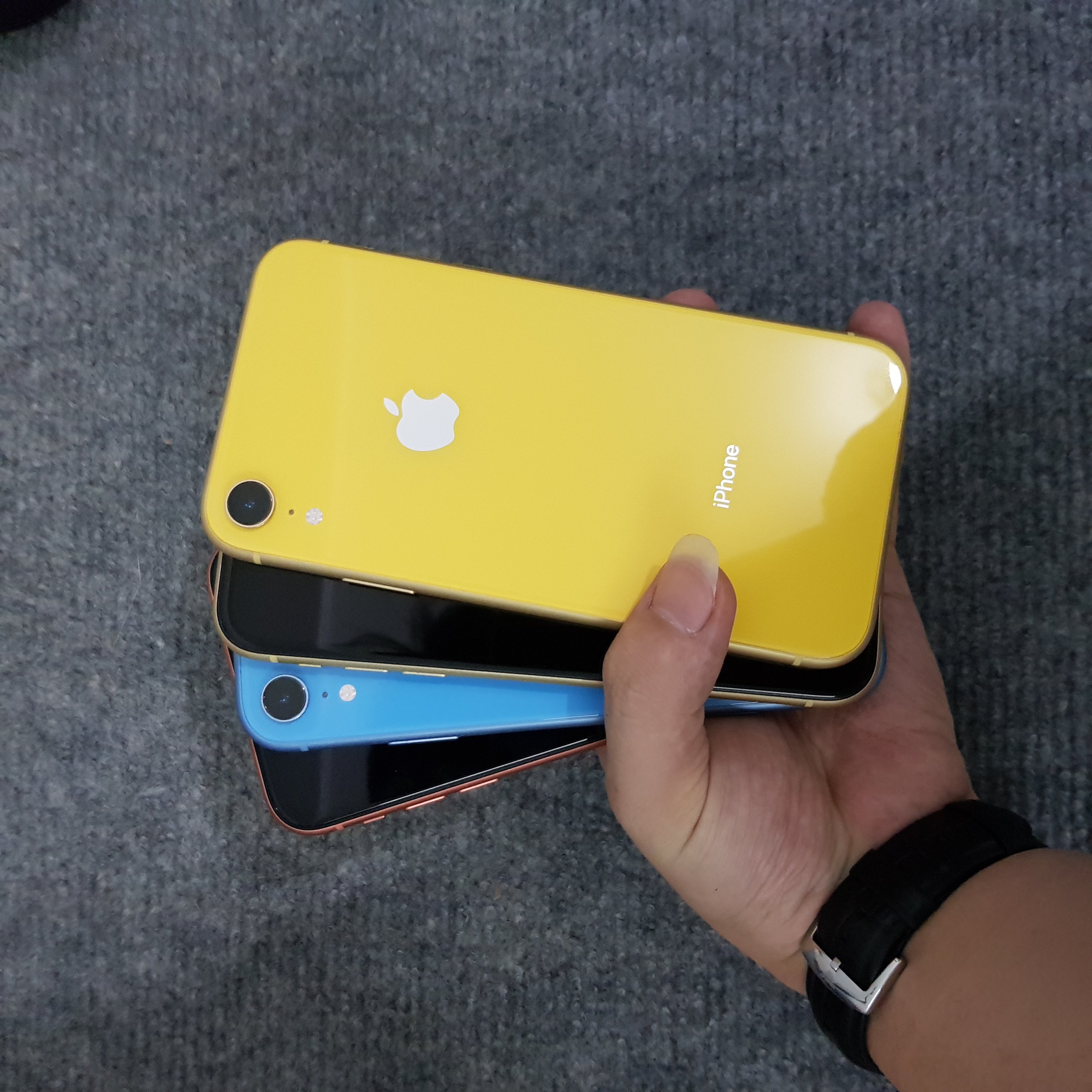 Yellow color phone Xr Original Wholesale Used Mobile Phone Pre-owned A+ quality Unlock for Apple Sealed for iPhone Xr 64 128GB