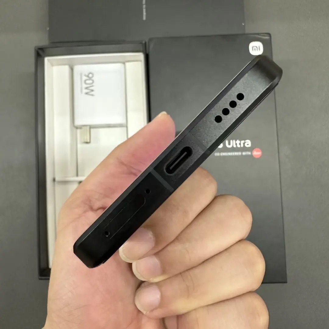 Original Xiaom 13 ultra Smartphone Snapdragon 8 Gen 2 MIUI second-hand 120Hz Screen 90W Fast Charger Mobile Phone uesd phone