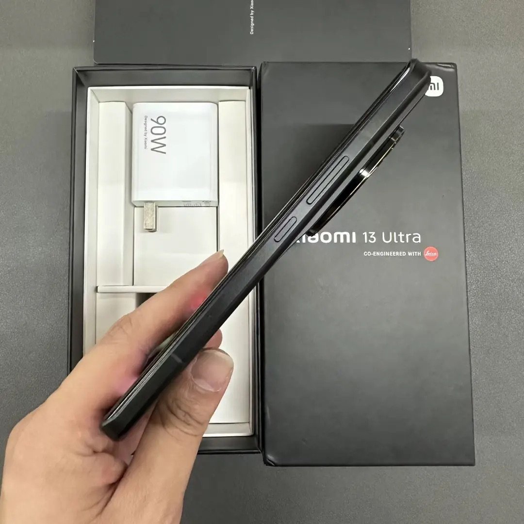 Original Xiaom 13 ultra Smartphone Snapdragon 8 Gen 2 MIUI second-hand 120Hz Screen 90W Fast Charger Mobile Phone uesd phone