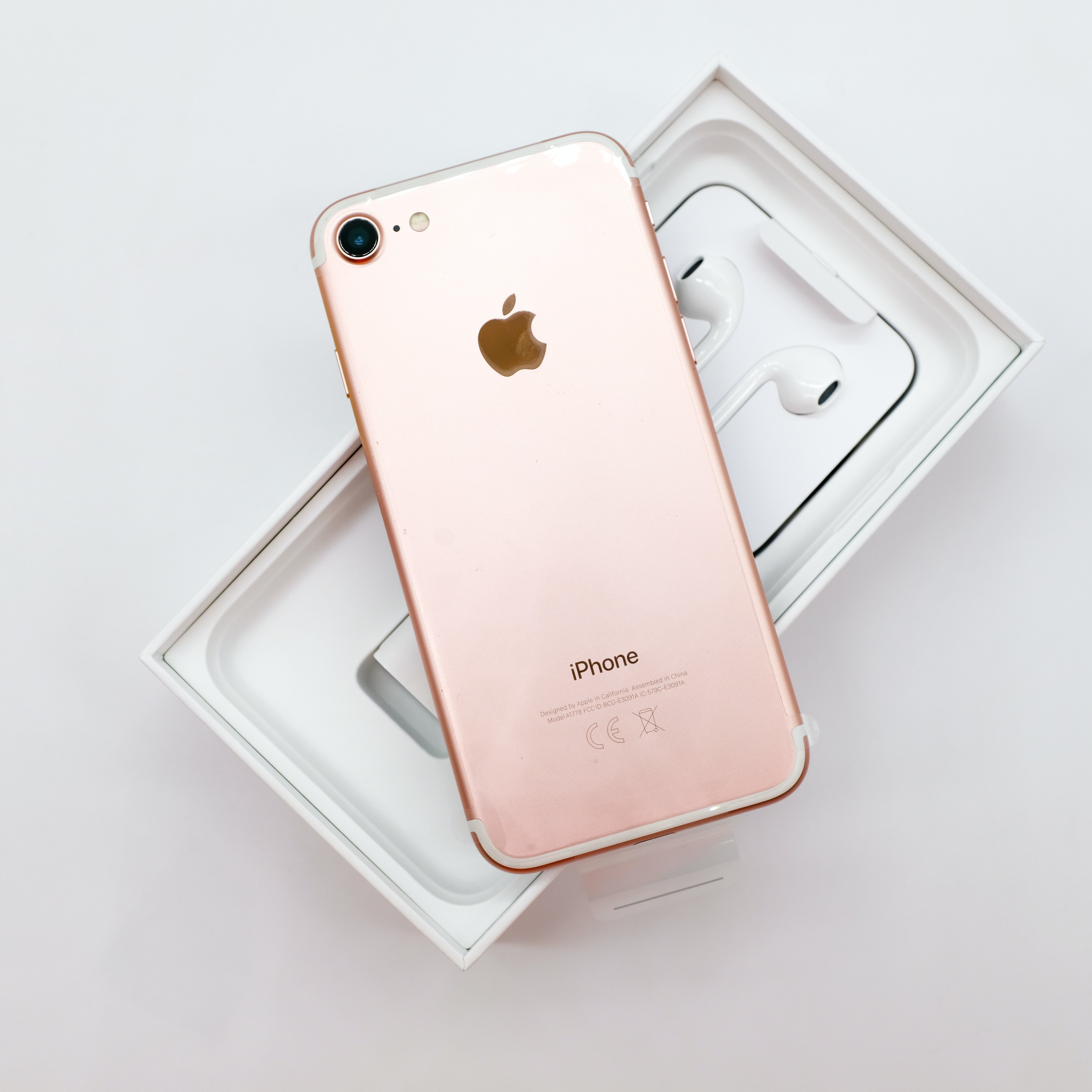 Wholesale Large Quantity of Used Smart Mobile Phones Used Phones 7 Plus 4G Unlocked Smartphone for With Good Condition