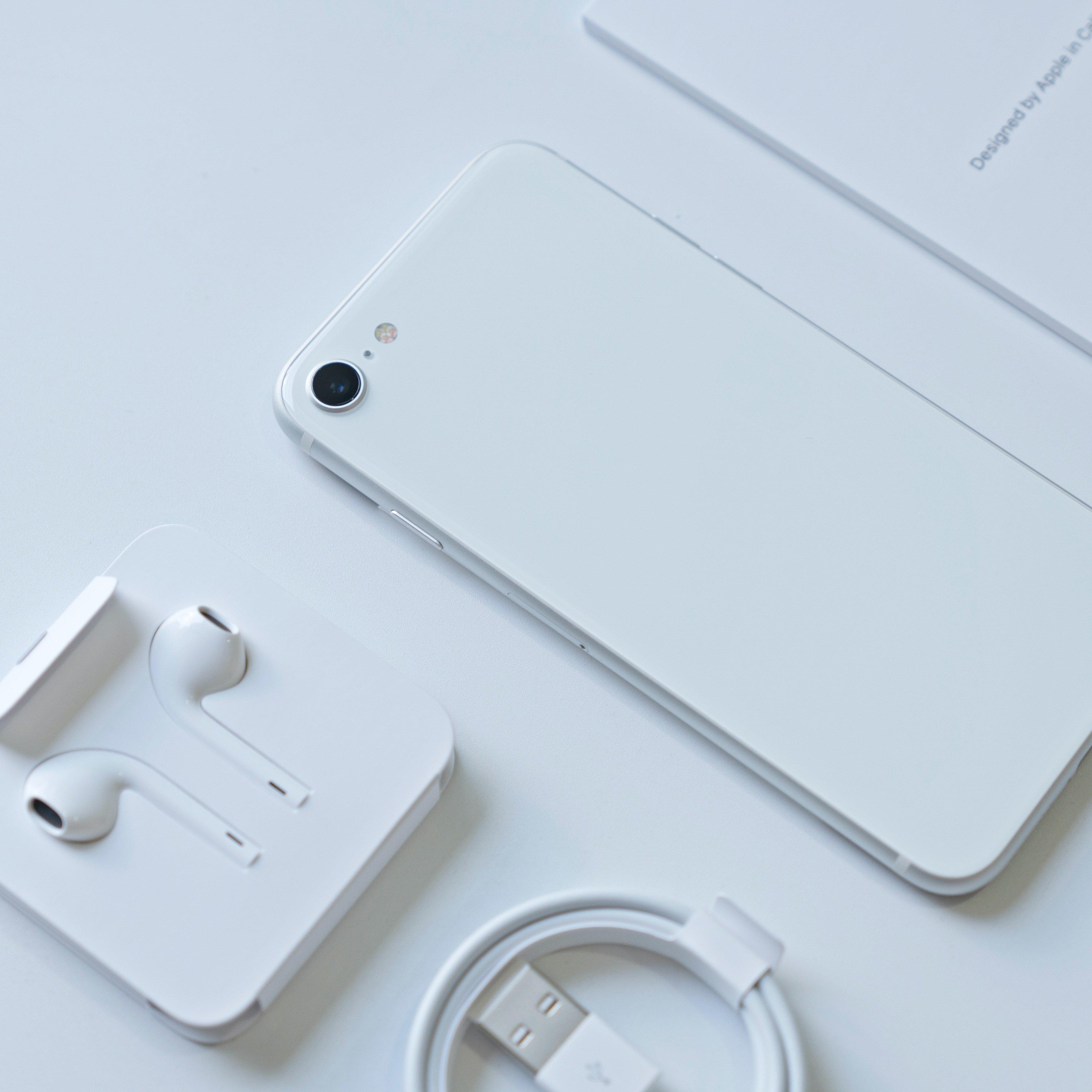 Wholesalers Buy used phone SE 2022 64GB second hand phone SE2 SE3 99% NEW used original se 2020 128gb 256gb