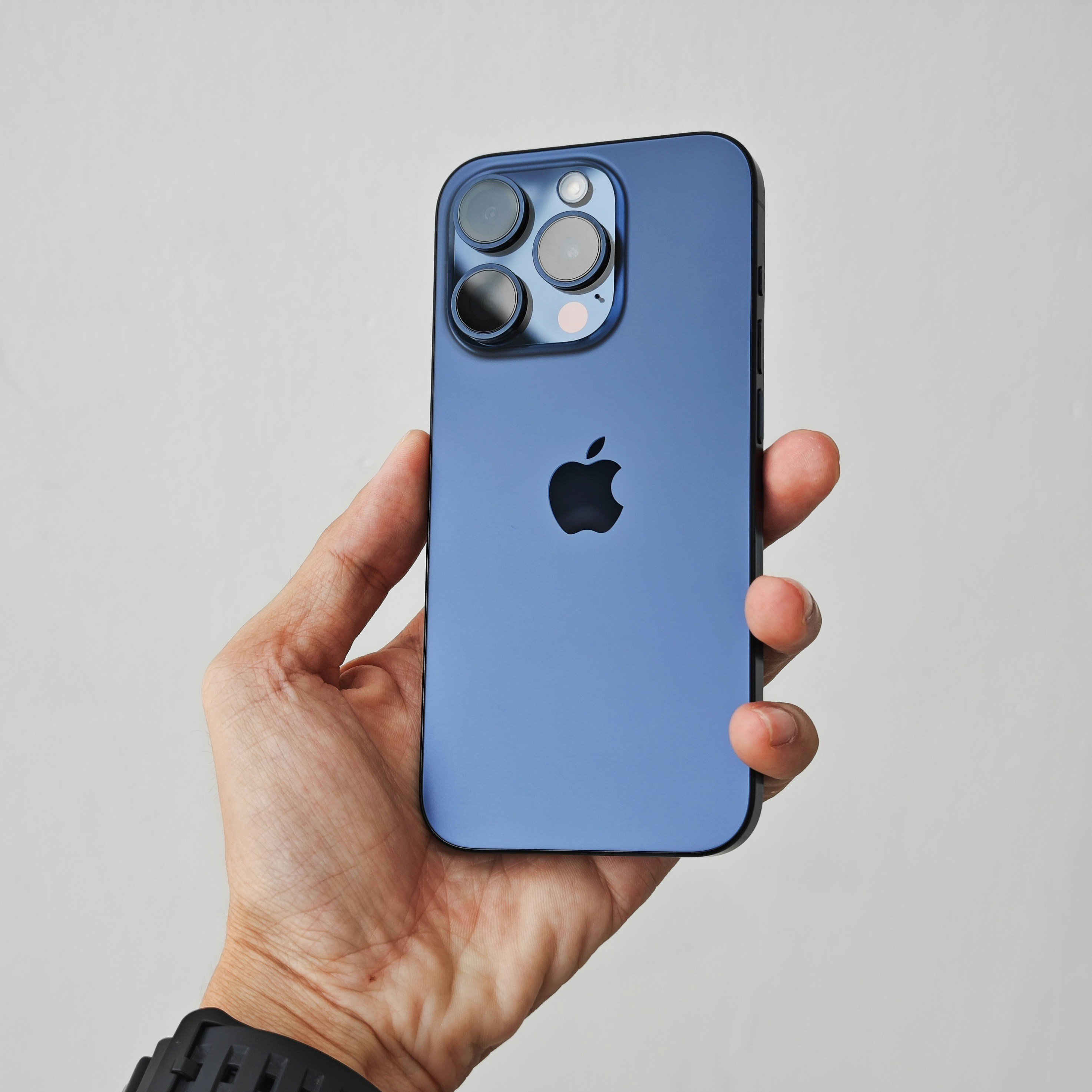 High Quality Unlocked Second Hand Used Phones Hotsale Original for Iphone 15 Pro Max Used Mobile Phones Apple Iphone 12mp 6.7 8g