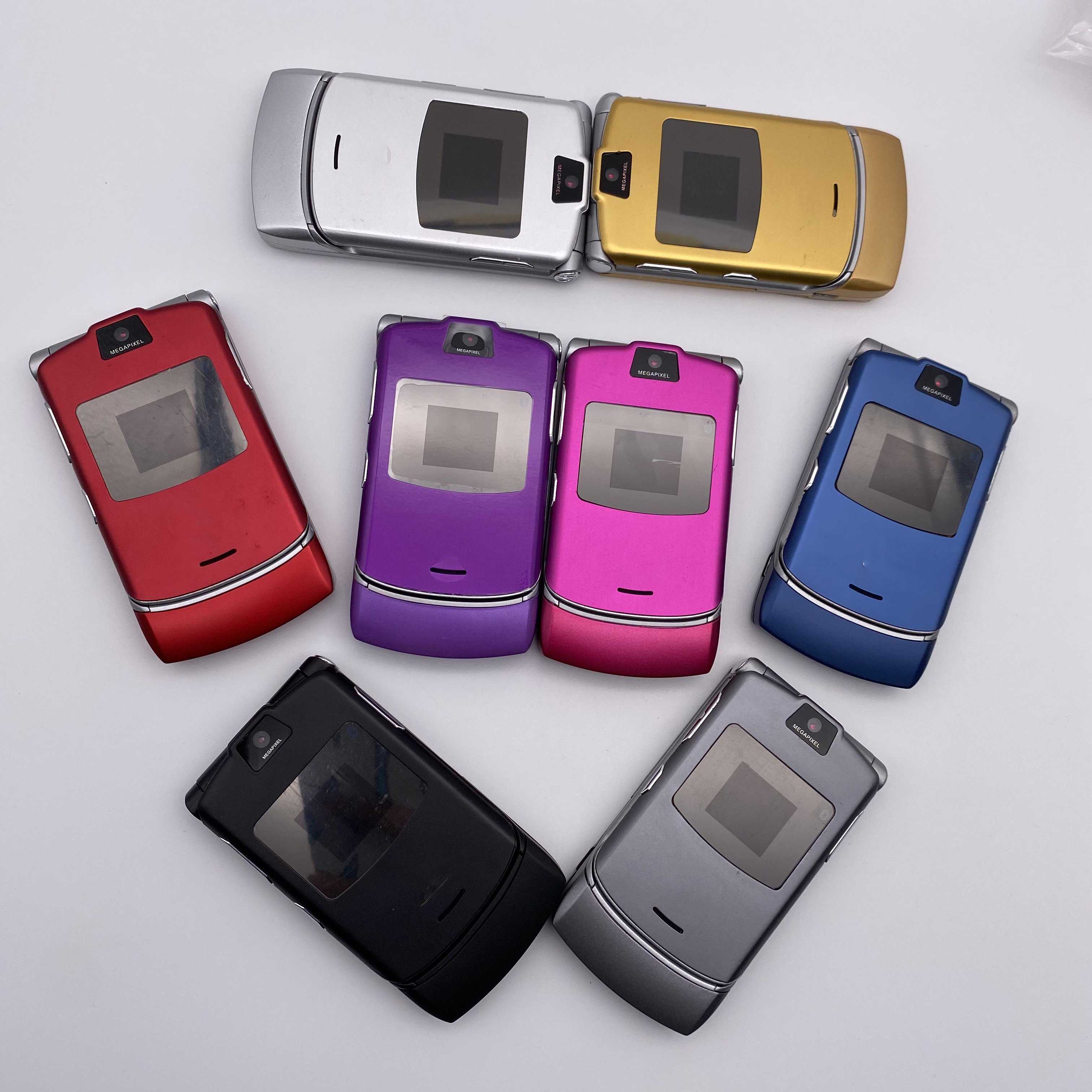 Hot selling Moto RAZR V3 Simple Cellphone GSM Quad Band Flip Unlocked Old Type Mobile Phones