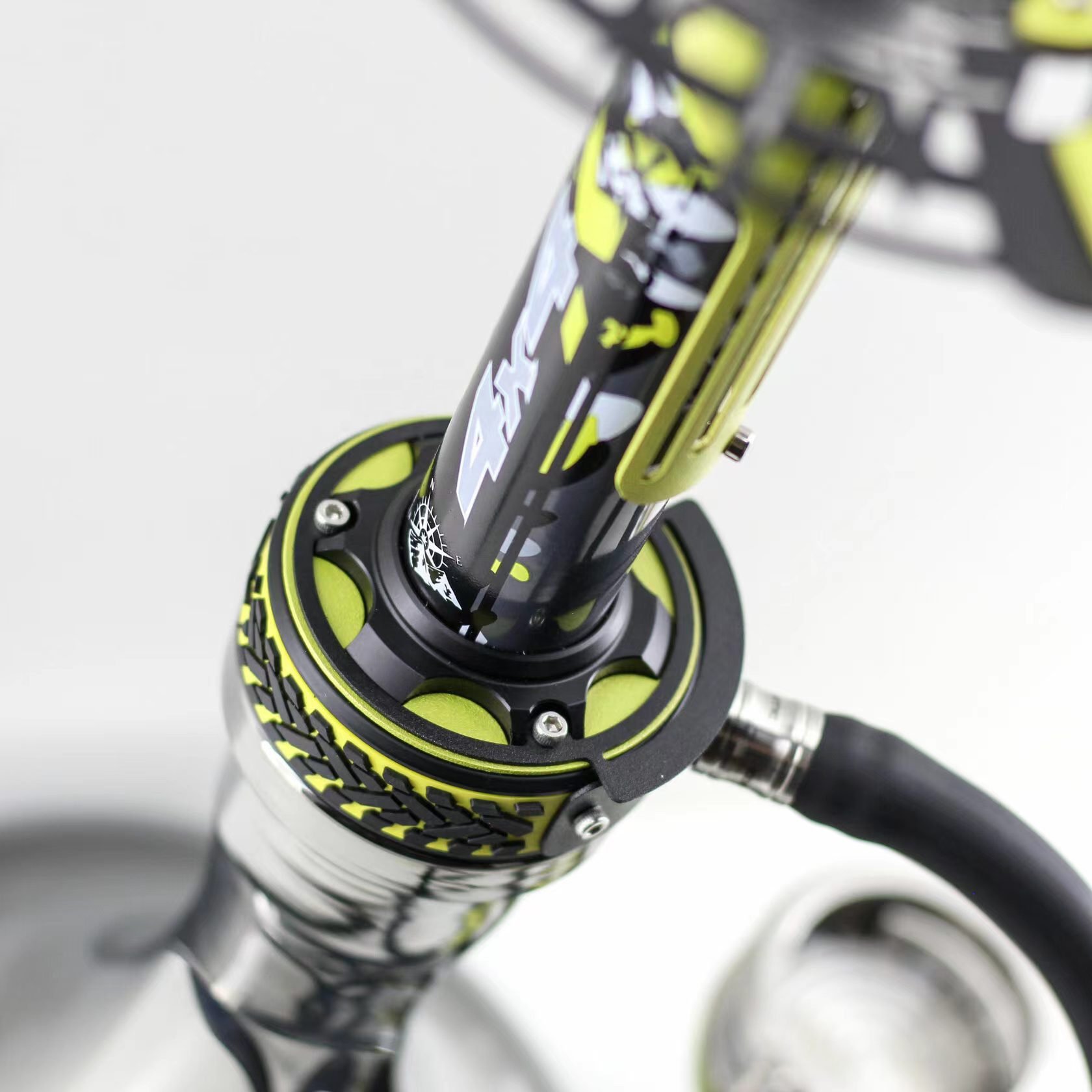 Luxury Latest Russian 304 stainless steel shisha pipe narguile qalyan EL BOMBER OFF ROAD 4X4 Race HOOKAH