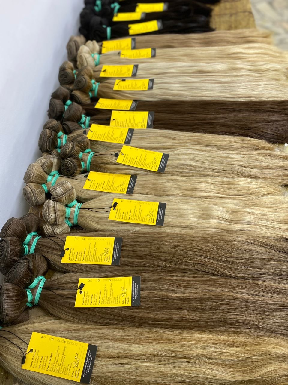 Beautiful Machine Tied Weft Hair Extension East European Hair Line Remy Hair