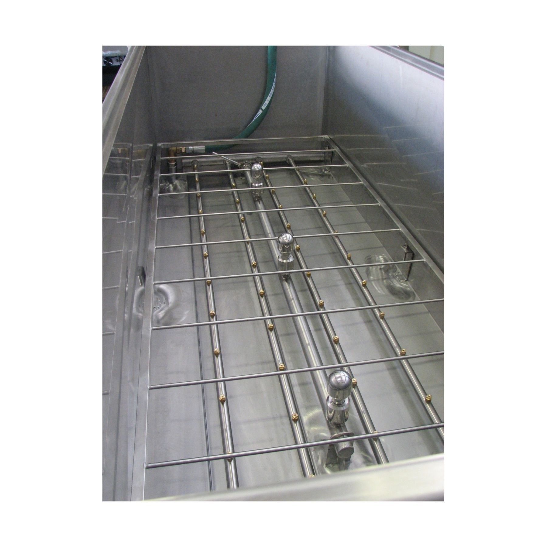 Versatile EL 1500 Detergent Washing Unit - Automated Cleaning for Parts, Buckets, and Industrial Containers