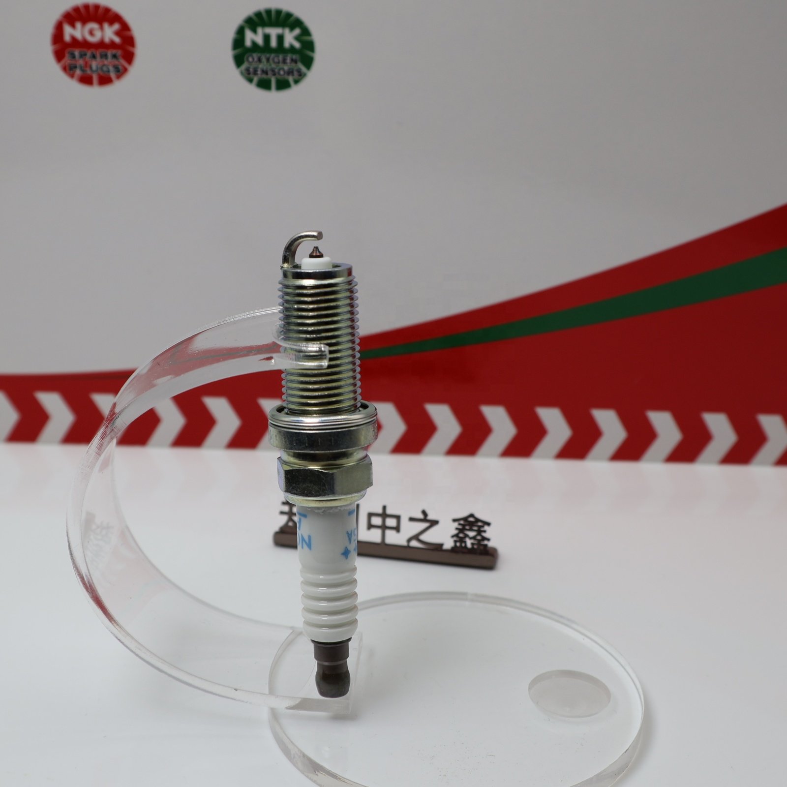 Genuine NGK 6240 PLFR5A-11 Original NGK double platinum spark plug