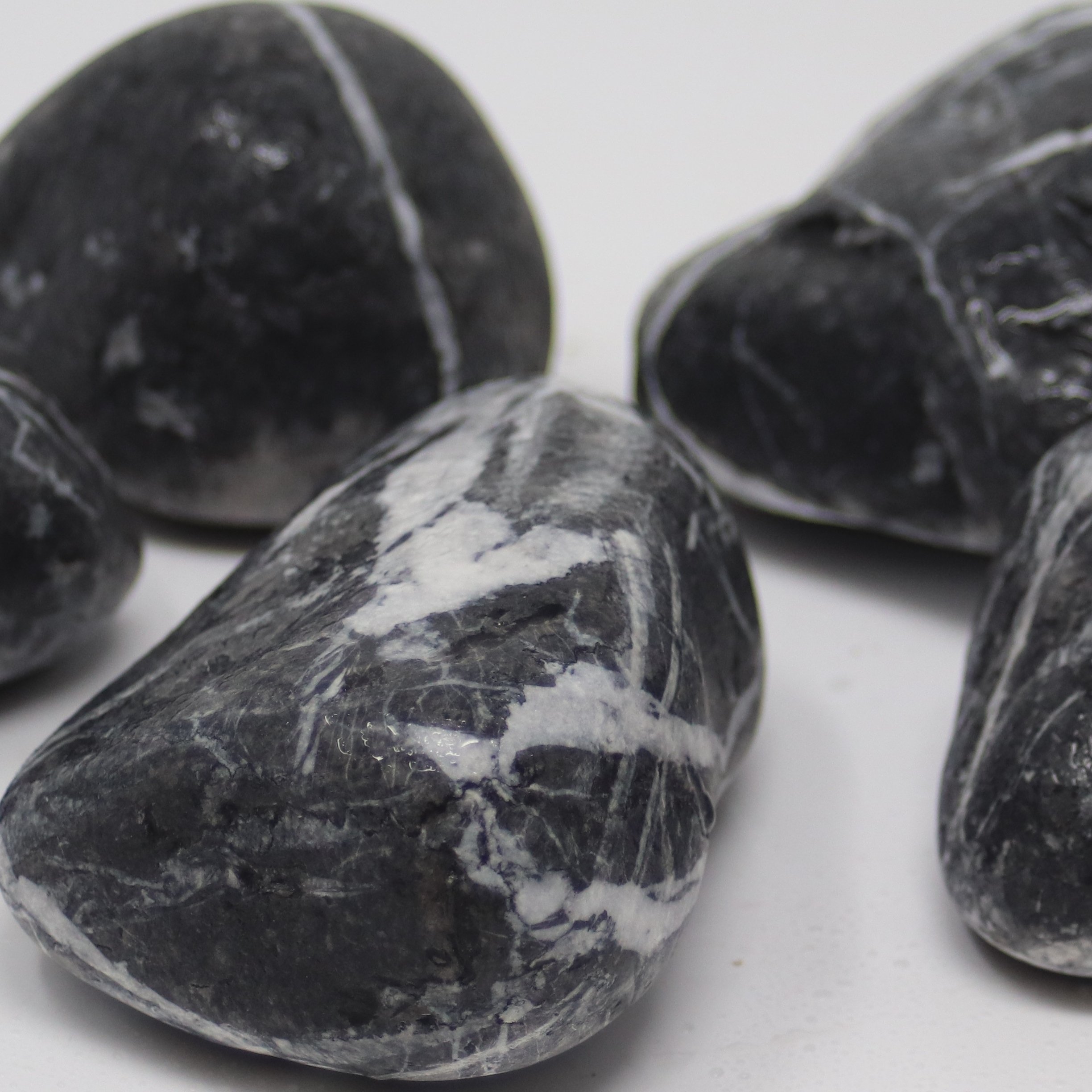 Electric black pebbles Exclusive product Marble stone mixed Rounded