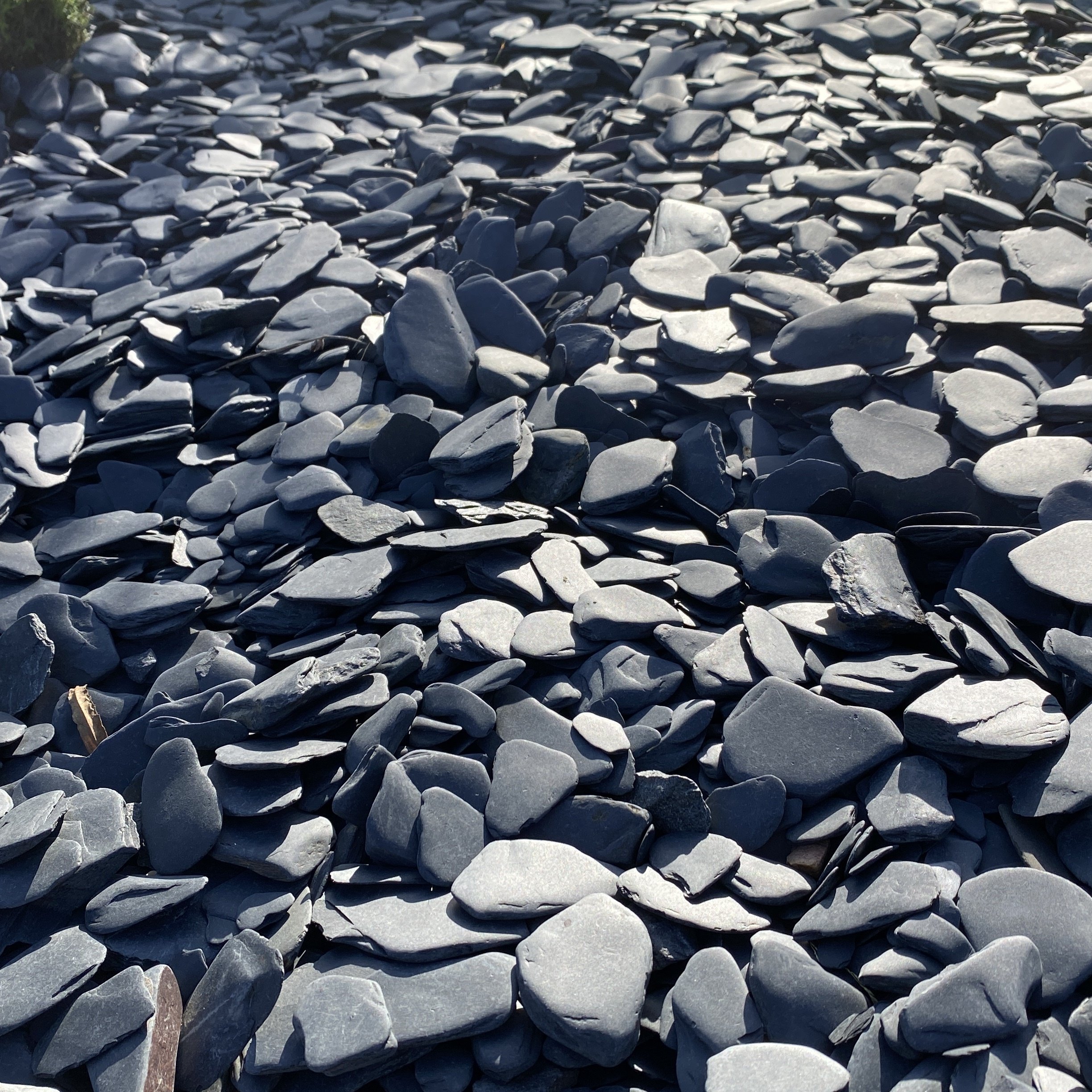 Silver slate pebbles Exclusive product Different stone landscaping Rounded
