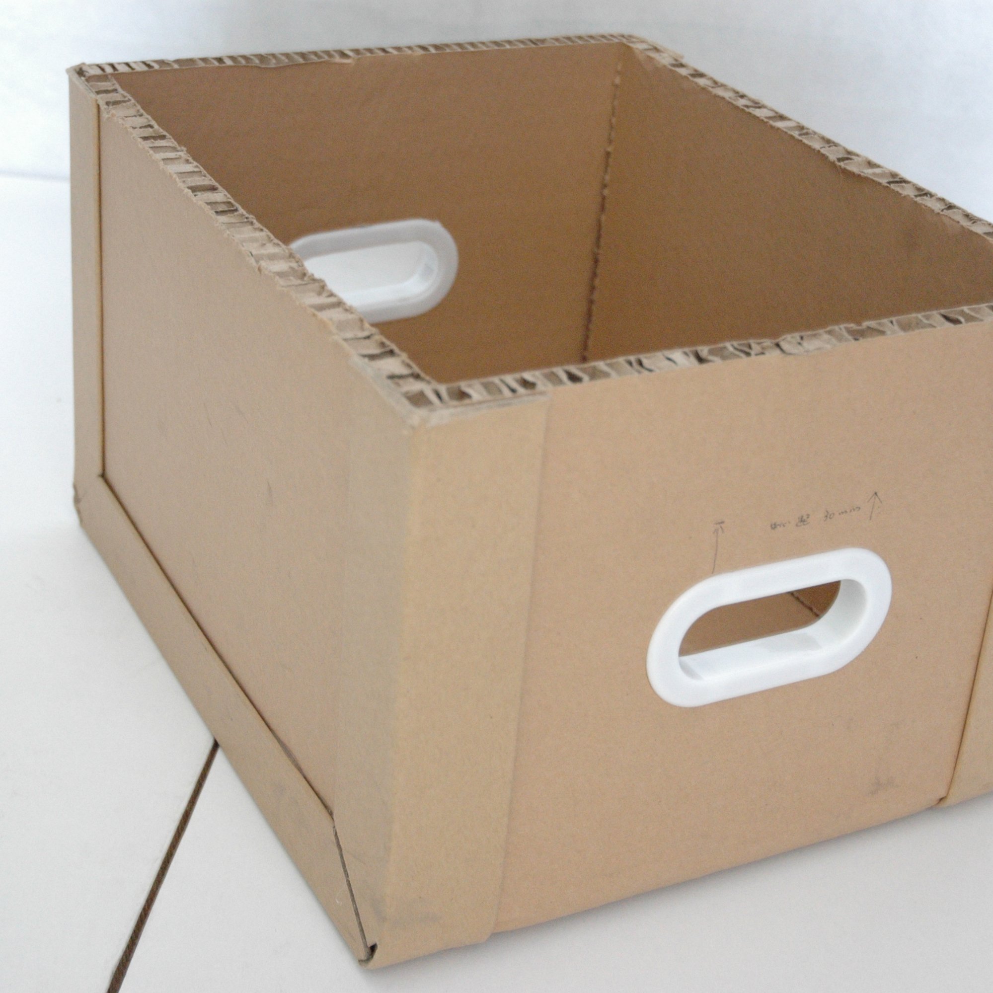 Eltete as packaging company offering packaging products and solution Honeycomb Board Box
