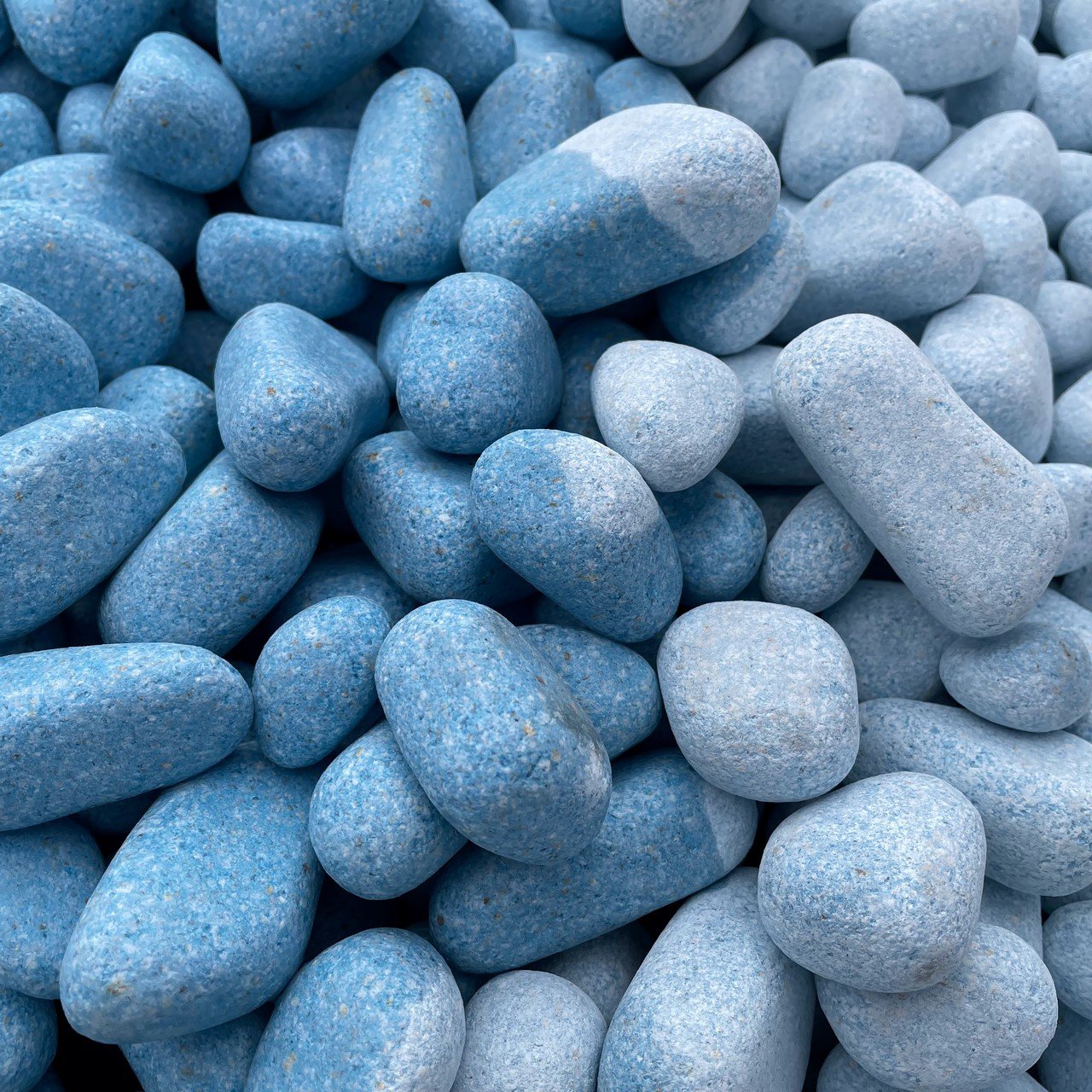 Recycled artificial stone blue Pebbles for landscaping unique exclusive product series limited 4 tons wholesale Spanish backyard