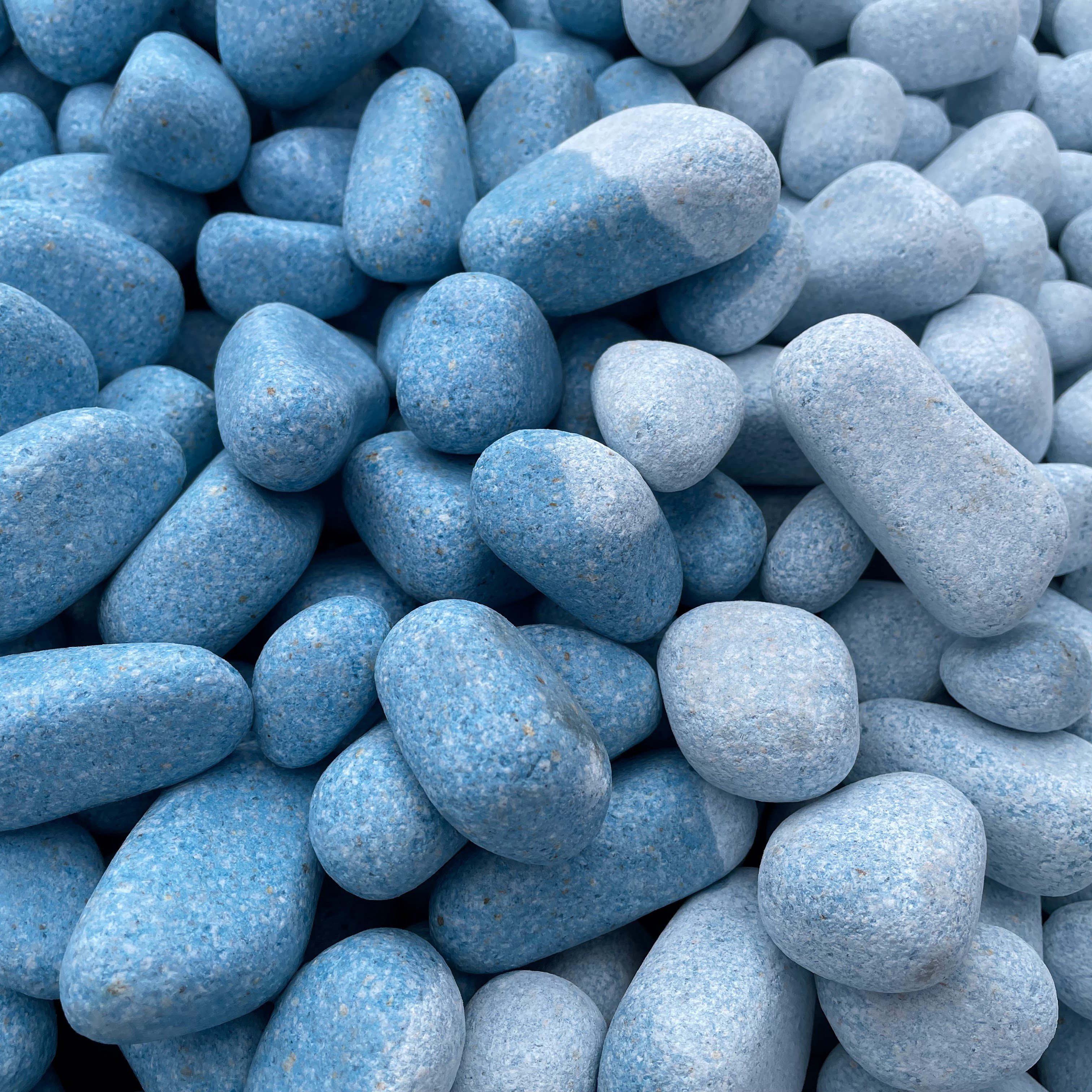 Recycled artificial stone blue Pebbles for landscaping unique exclusive product series limited 4 tons wholesale Spanish backyard