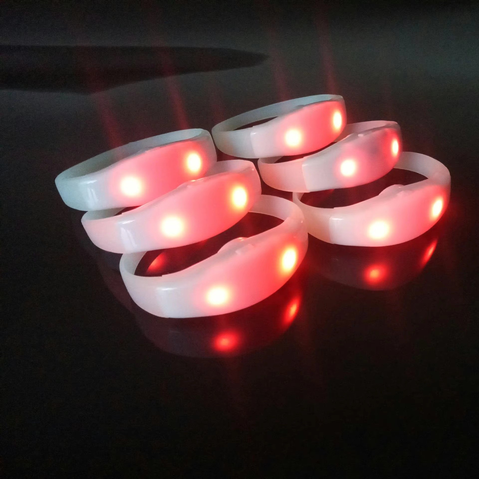 Remote LED Bracelet Wedding Decoration Custom LOGO Light up Party LED Bracelets DMX Controlled LED Wristbands Factory