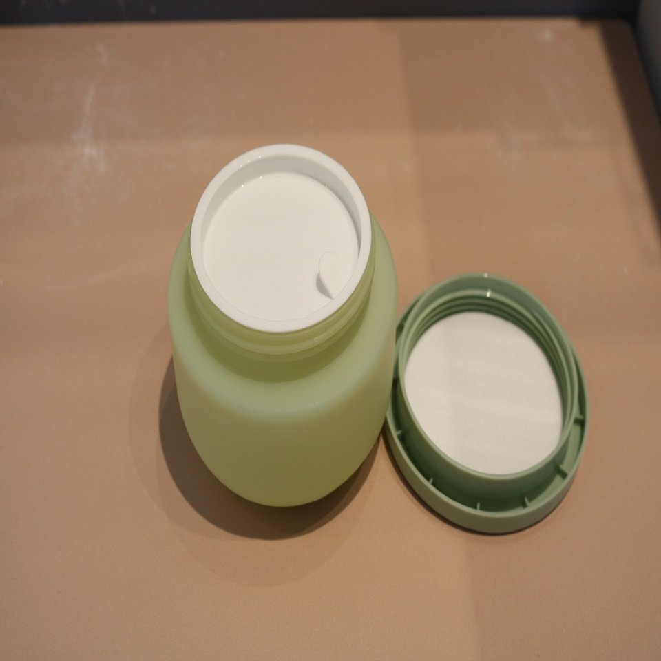 2023 New design High Capacity 250ml PE Plastic Green Cosmetic Jar Repeatable Filling Model 903 for Mass Production Wholesale