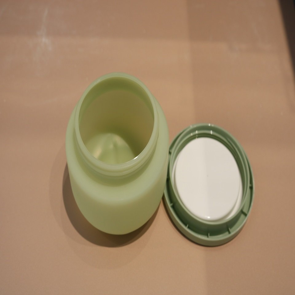 2023 New design High Capacity 250ml PE Plastic Green Cosmetic Jar Repeatable Filling Model 903 for Mass Production Wholesale