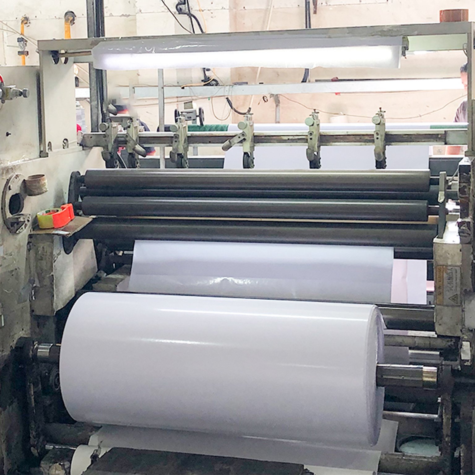 Custom Wholesale Raw Material Custom Size Accepted Blank Roll Labels Roll Adhesive Stickers Labels Transfer Sticker Factice
