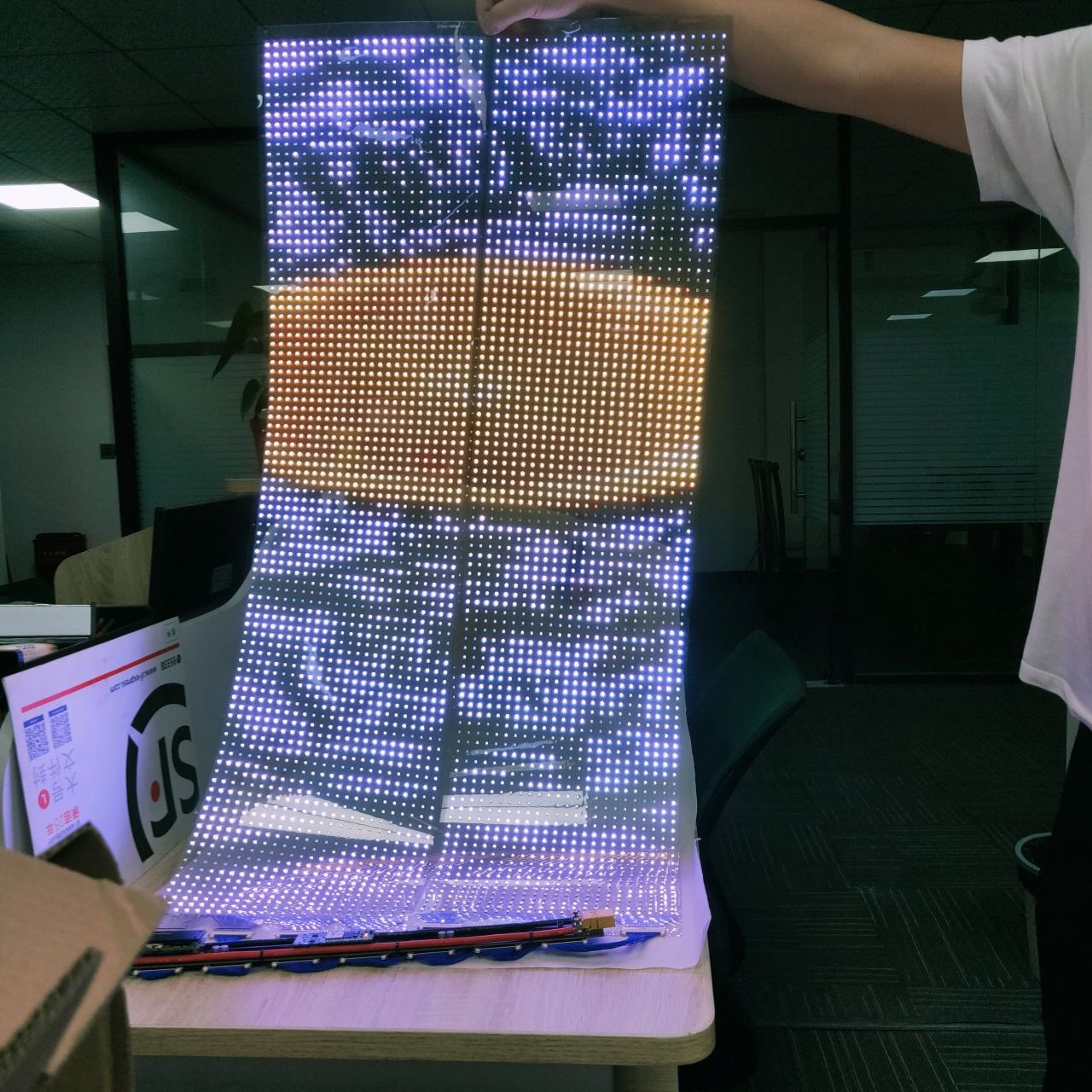 Adhesive film 3D transparent Wall LED Screen Outdoor Advertising Transparent Led Screen For Retail Stores