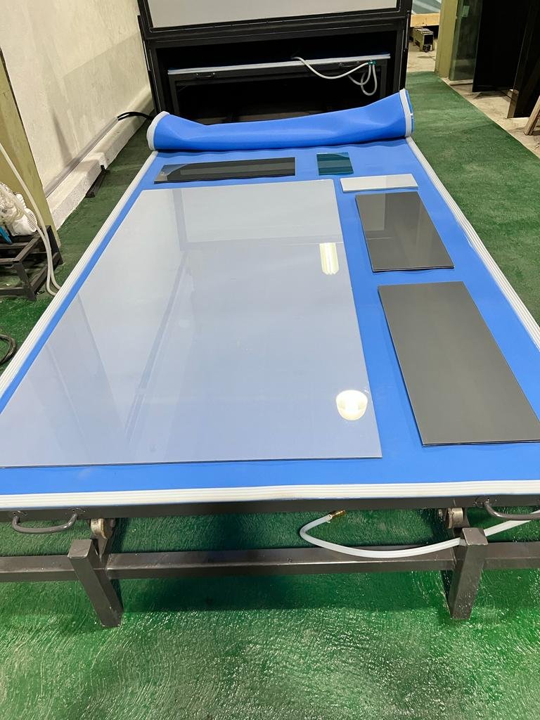 Factory Supply EVA Glass Laminating Machine Vacuum EVA Glass Laminating furnace