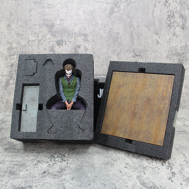 28cm/11.2inches Tabletop Ornaments Joker El Joker Figure Clown Anime PVC Action Figure For Holiday Gift