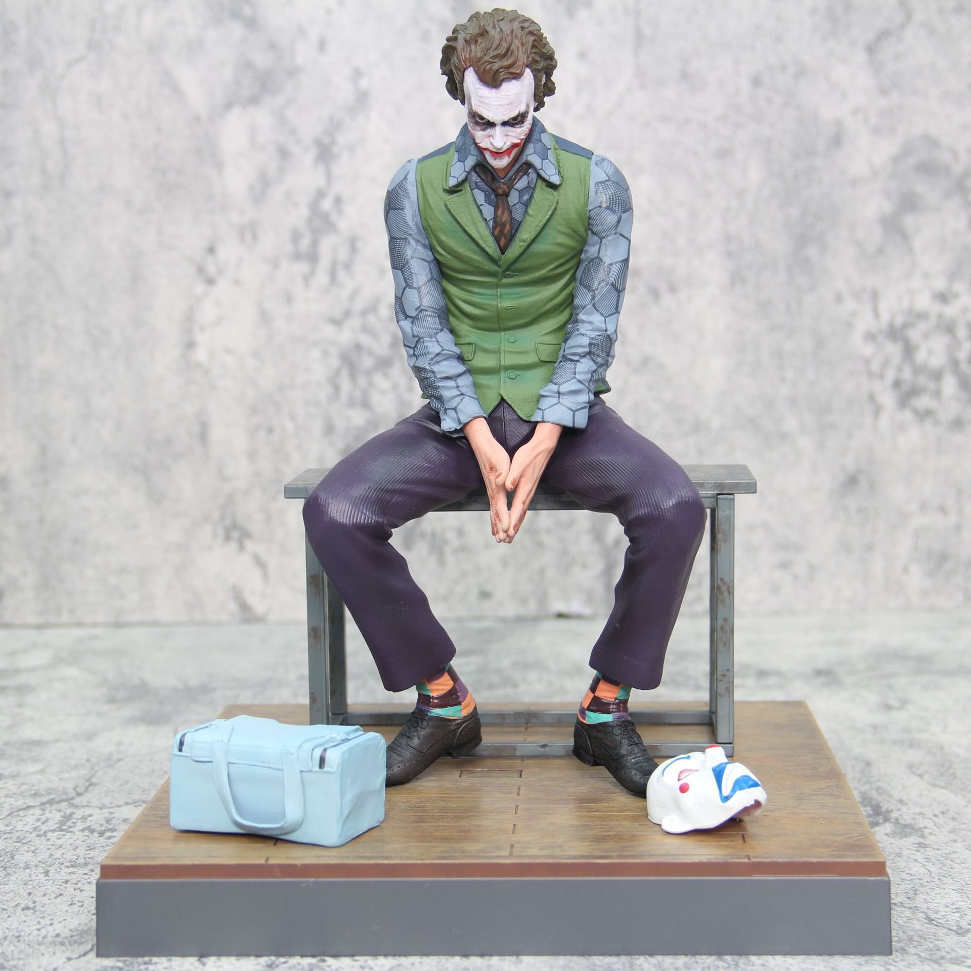 28cm/11.2inches Tabletop Ornaments Joker El Joker Figure Clown Anime PVC Action Figure For Holiday Gift
