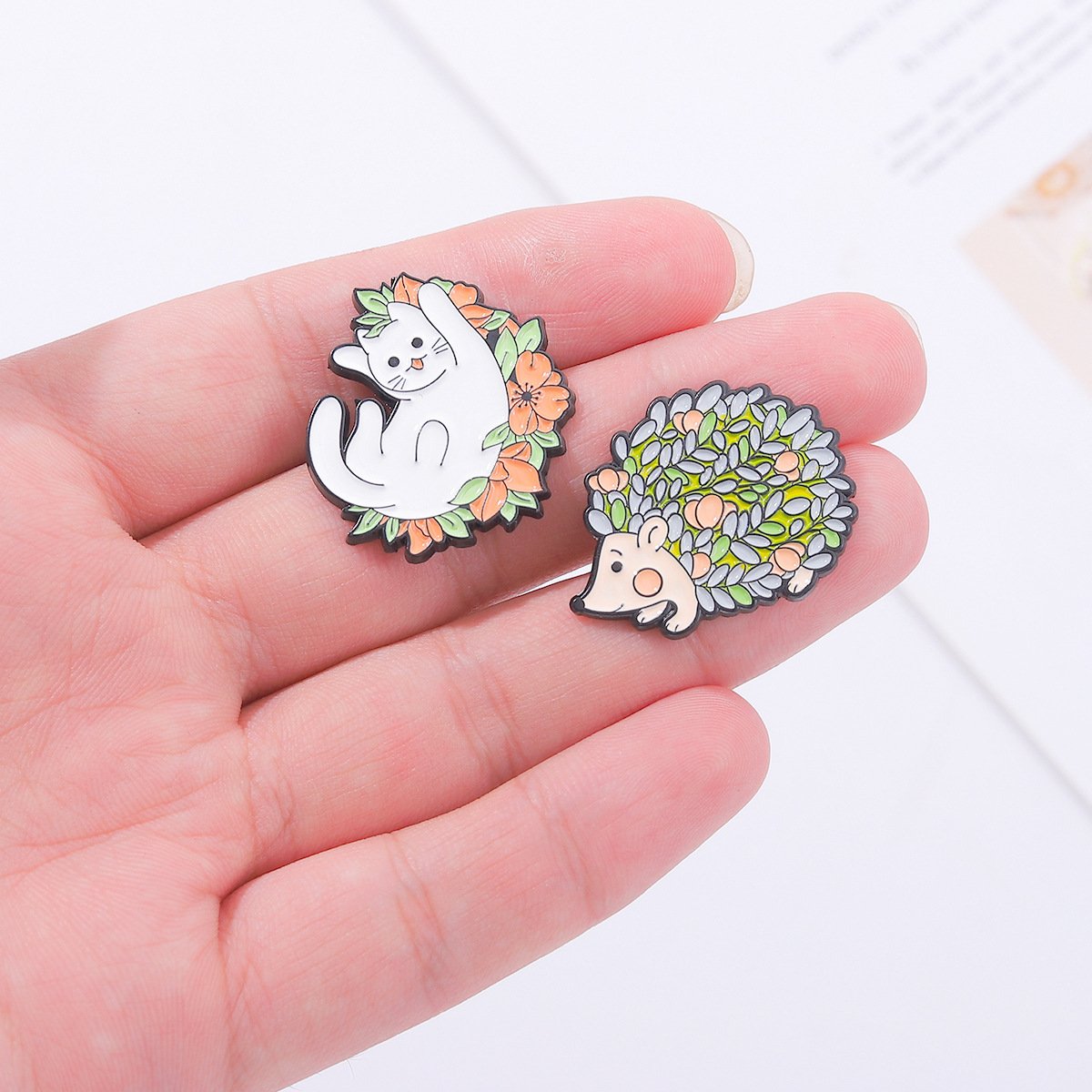 Cartoon Animal Hedgehog Brooch Metal Badge Frog Mushroom Flower Aesthetic Artistic Conception Creative Accessory P[in